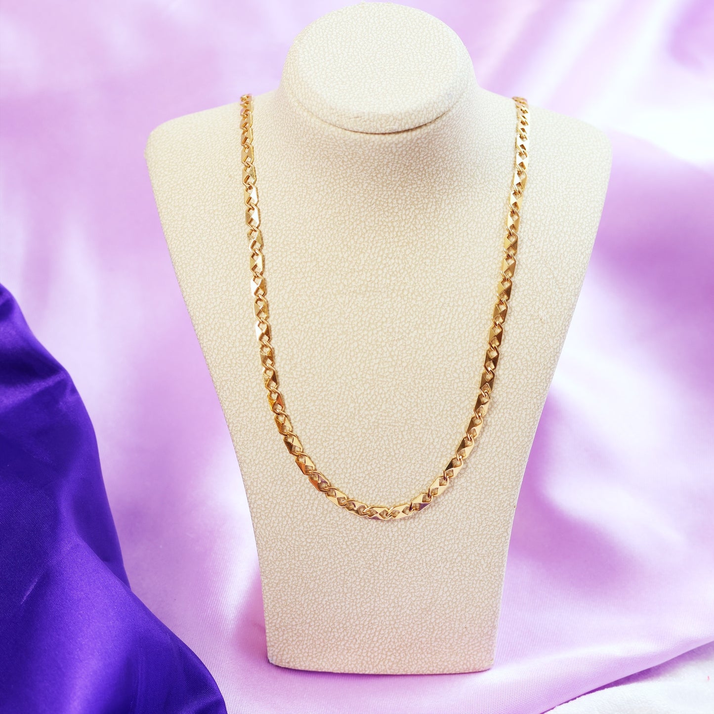 A Slinky Retro Link 18ct Gold Chain Necklace