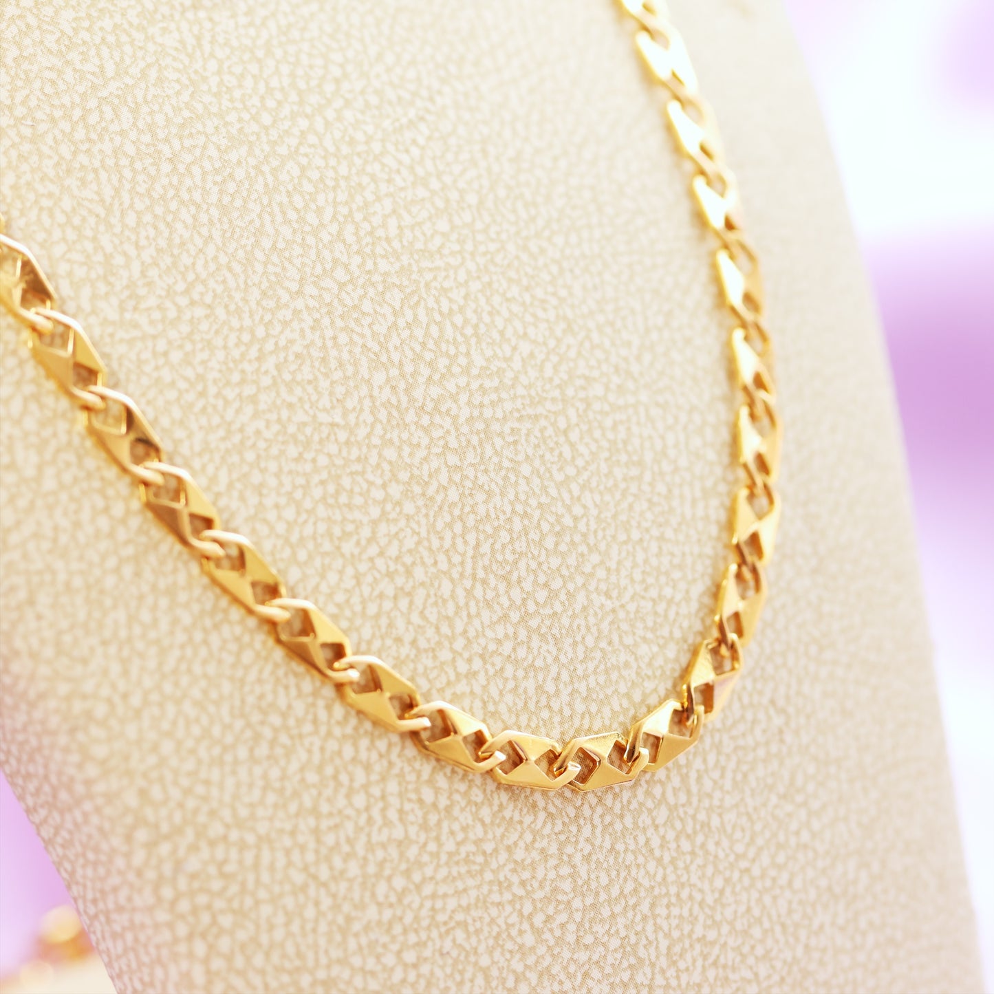 A Slinky Retro Link 18ct Gold Chain Necklace