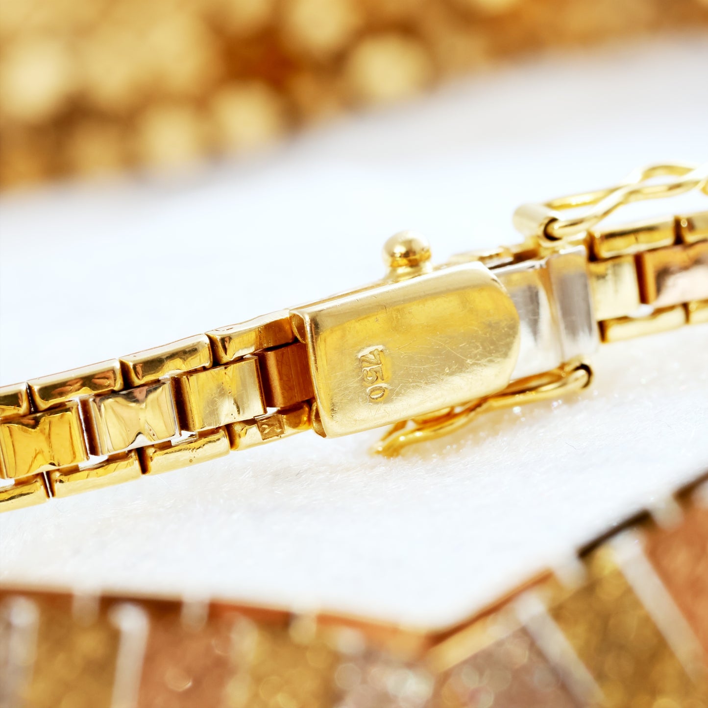 1970's Reversible Three Colour 18ct Gold 'V' Bracelet