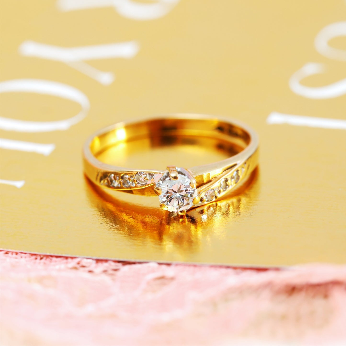 D117-VINTAGE-DIAMOND-1980-SOLITAIRE-9CT-YELLOW-GOLD-RING-01