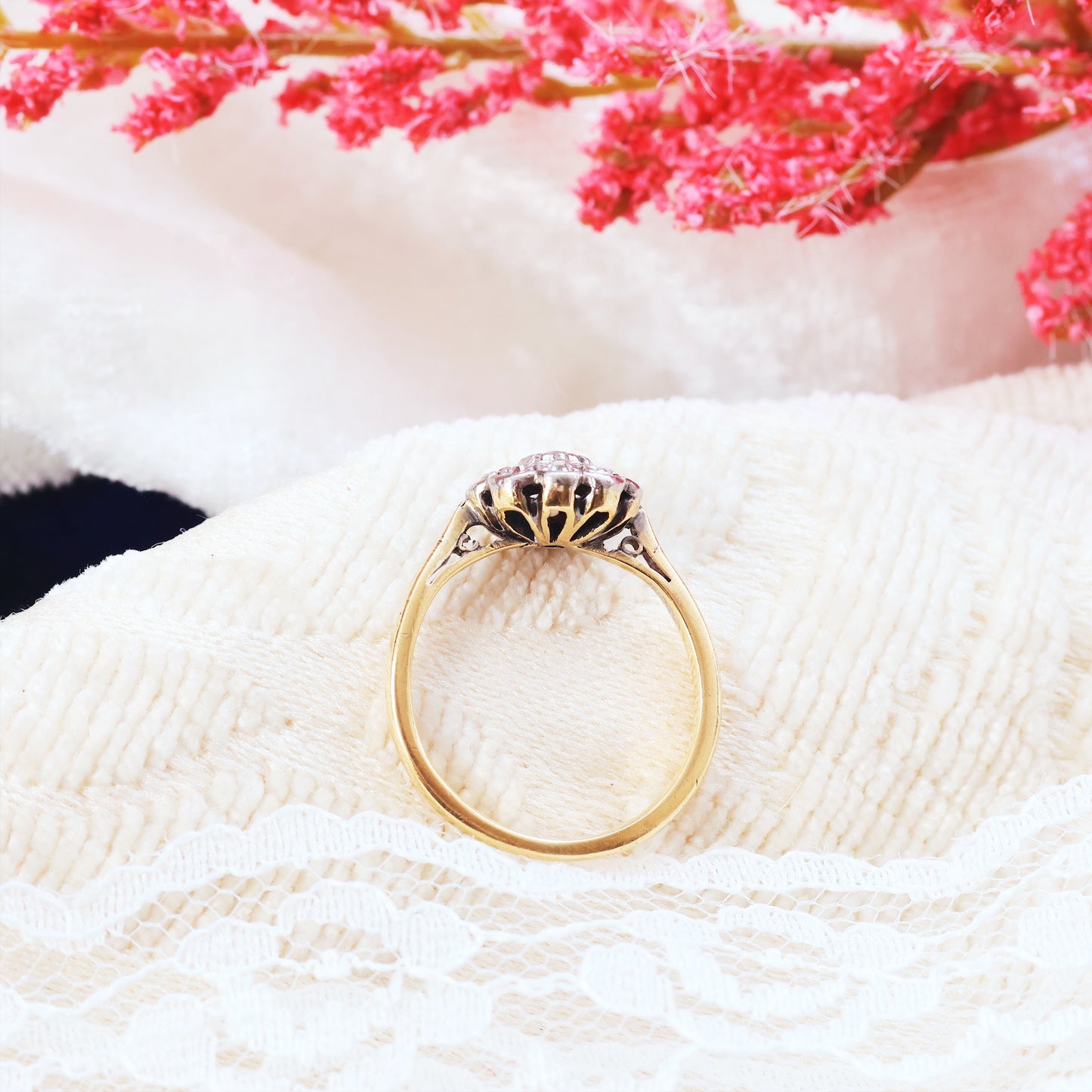 Vintage 1960's Diamond Daisy Cluster Ring
