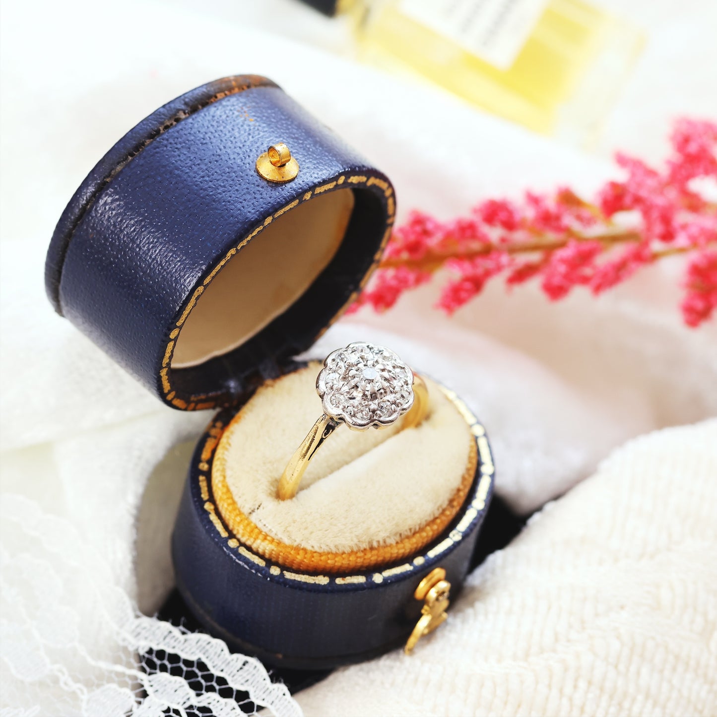 D118-VINTAGE-DIAMOND-DAISY-FLOWER-CLUSTER-GOLD-ENGAGEMENT-RING-FLORAL-08