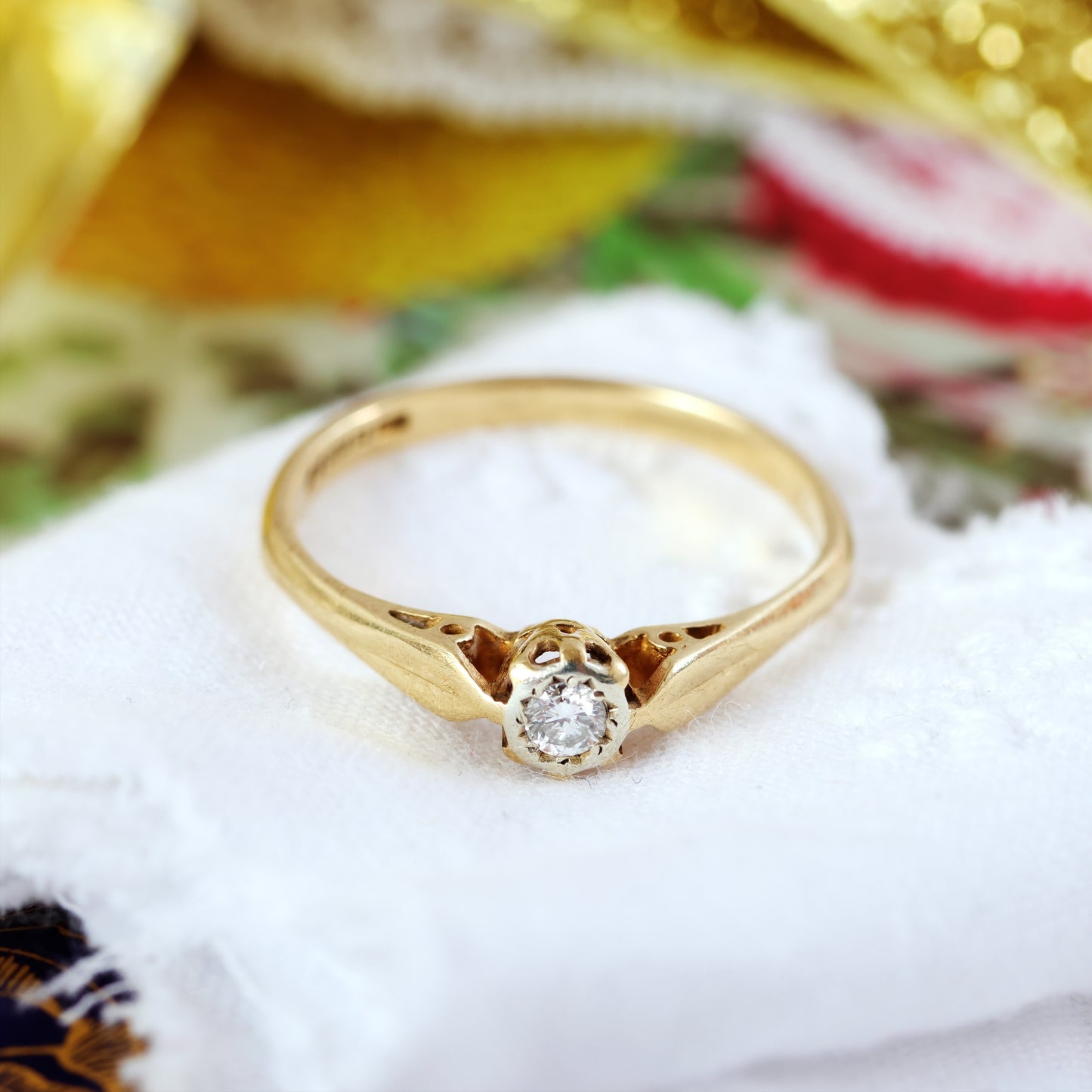 Date 1983 Vintage Solitaire Diamond Engagement Ring