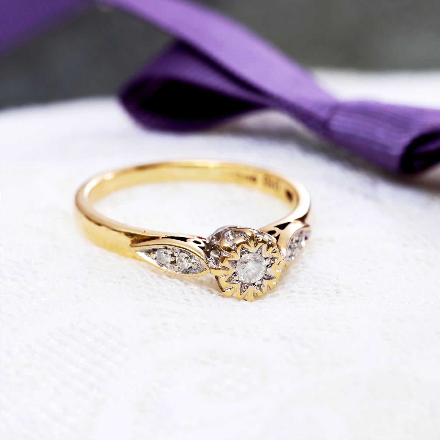 D120-1980-VINTAGE-DIAMOND-SOLITAIRE-ENGAGEMENT-9CT-YELLOW-GOLD-RING
