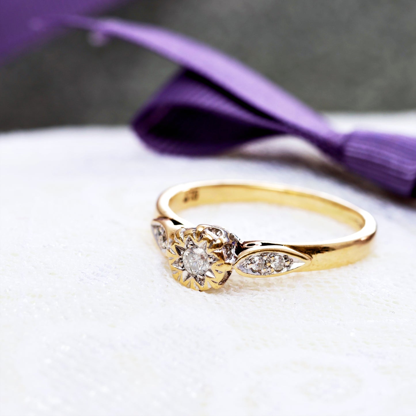 D120-1980-VINTAGE-DIAMOND-SOLITAIRE-ENGAGEMENT-9CT-YELLOW-GOLD-RING-01