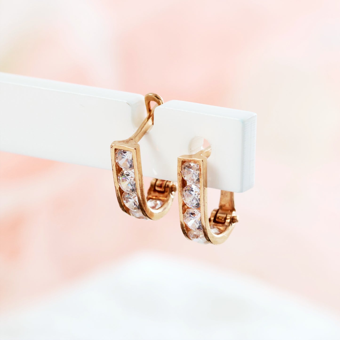 D122-VINTAGE-GOLD-YELLOW-HOOP-CZ-CUBIC-ZIRCONIA-EARRINGS-EARRING_