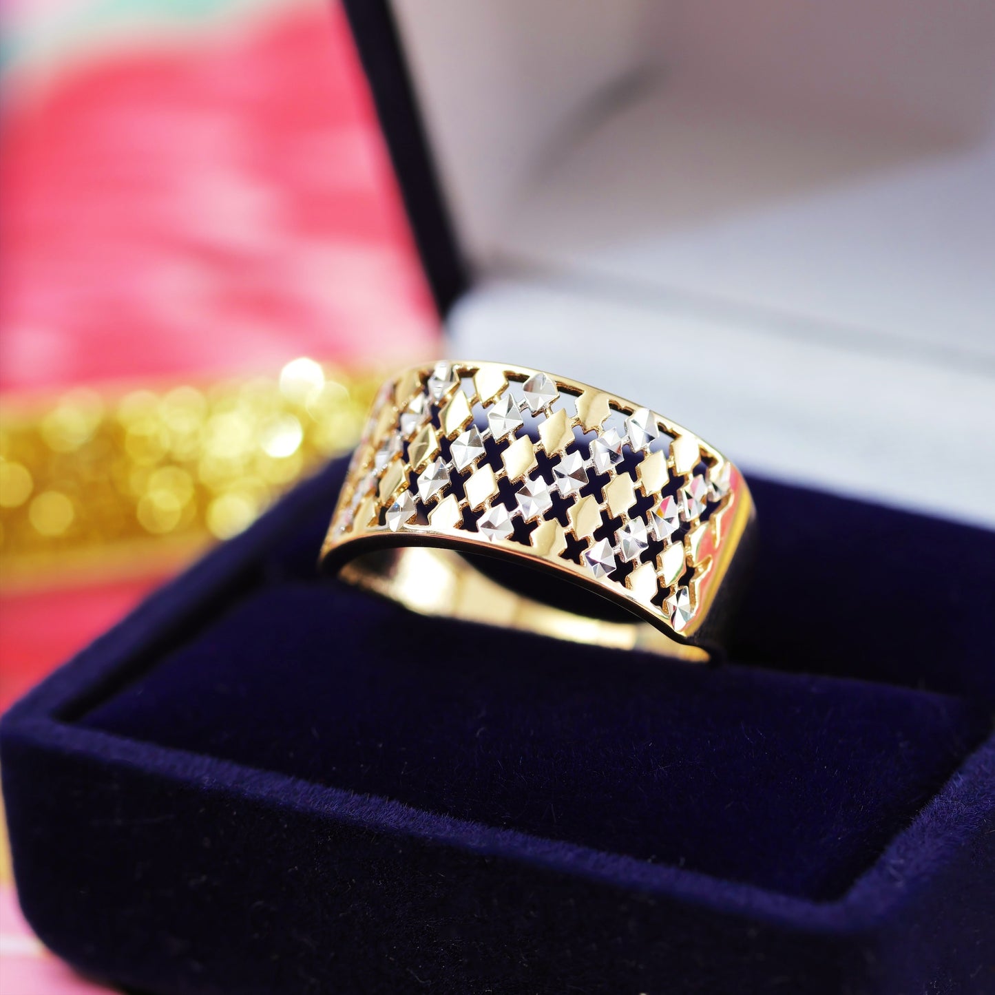 A Stylish 1970’s Italian 10ct Gold Band Ring