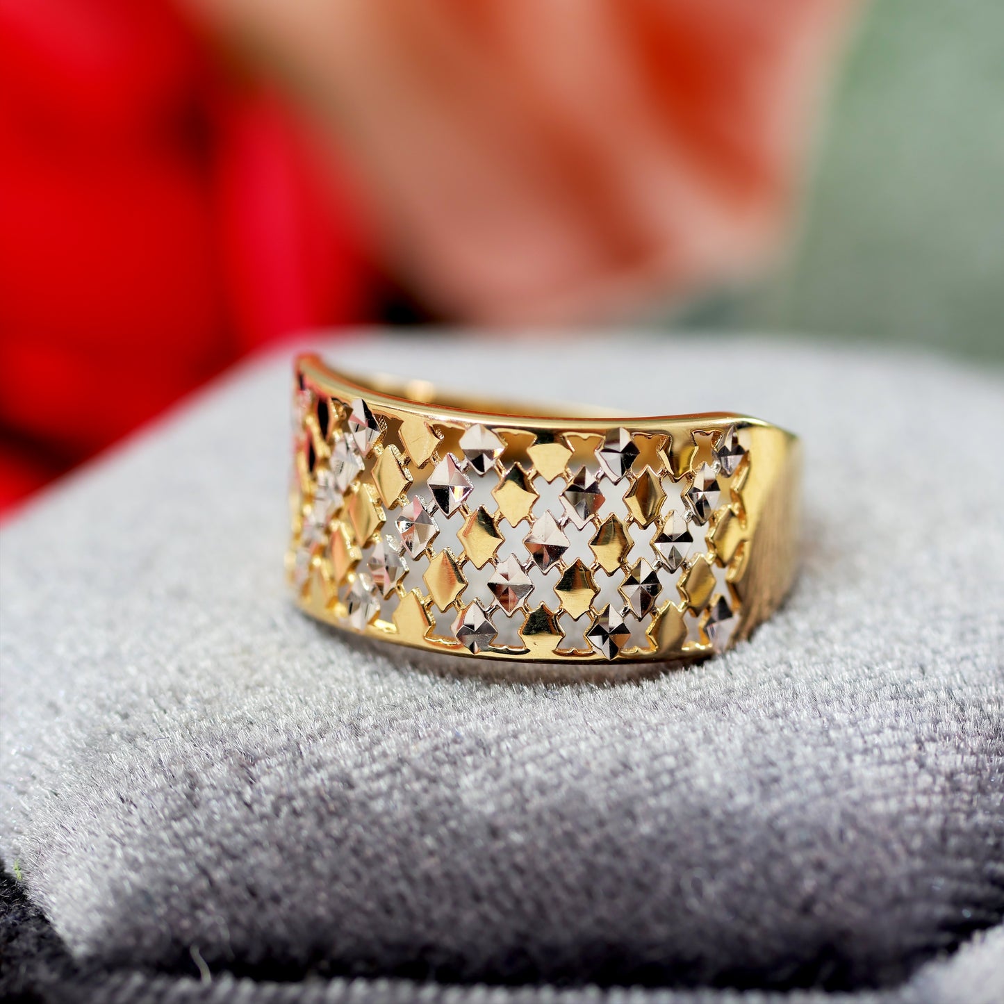 A Stylish 1970’s Italian 10ct Gold Band Ring
