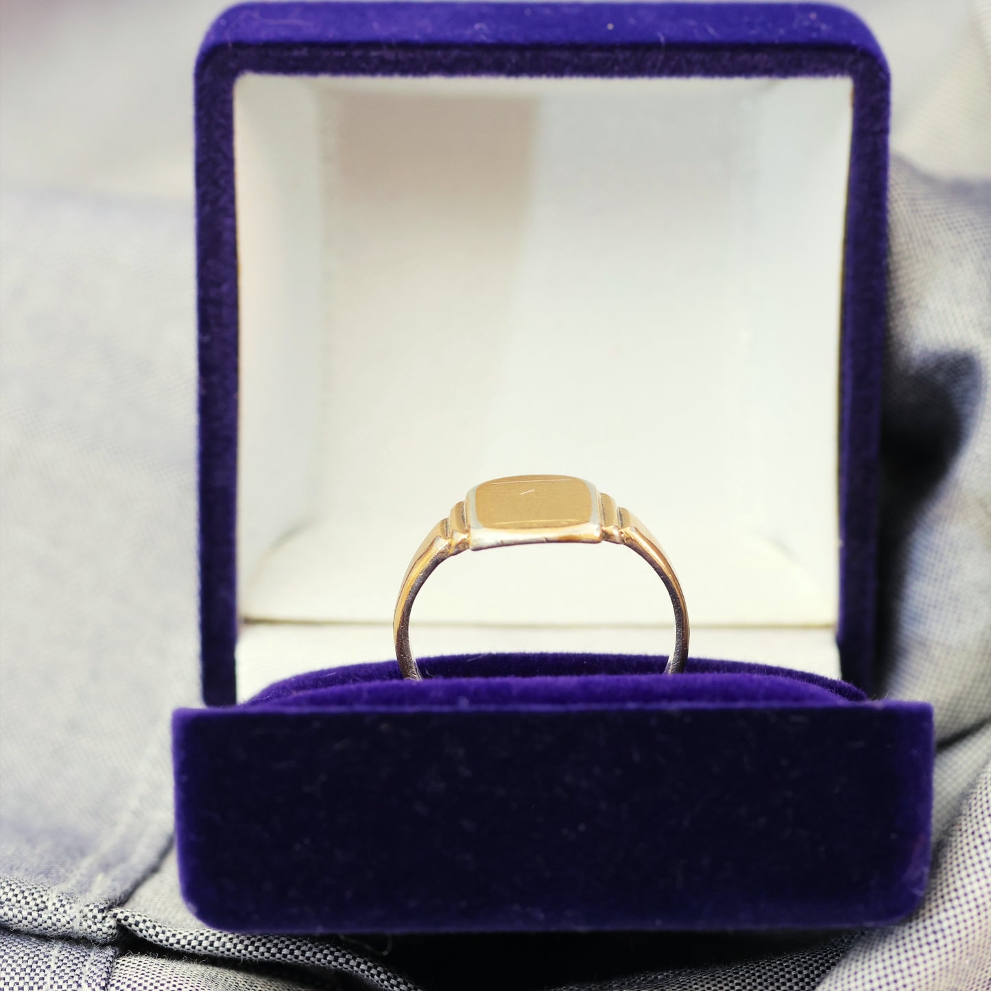 A Vintage Signet Ring in Silver Gilded with 9ct Gold