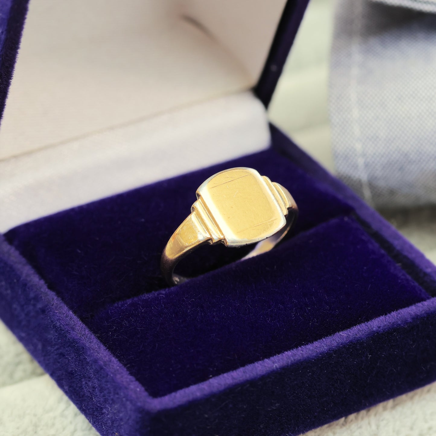 A Vintage Signet Ring in Silver Gilded with 9ct Gold