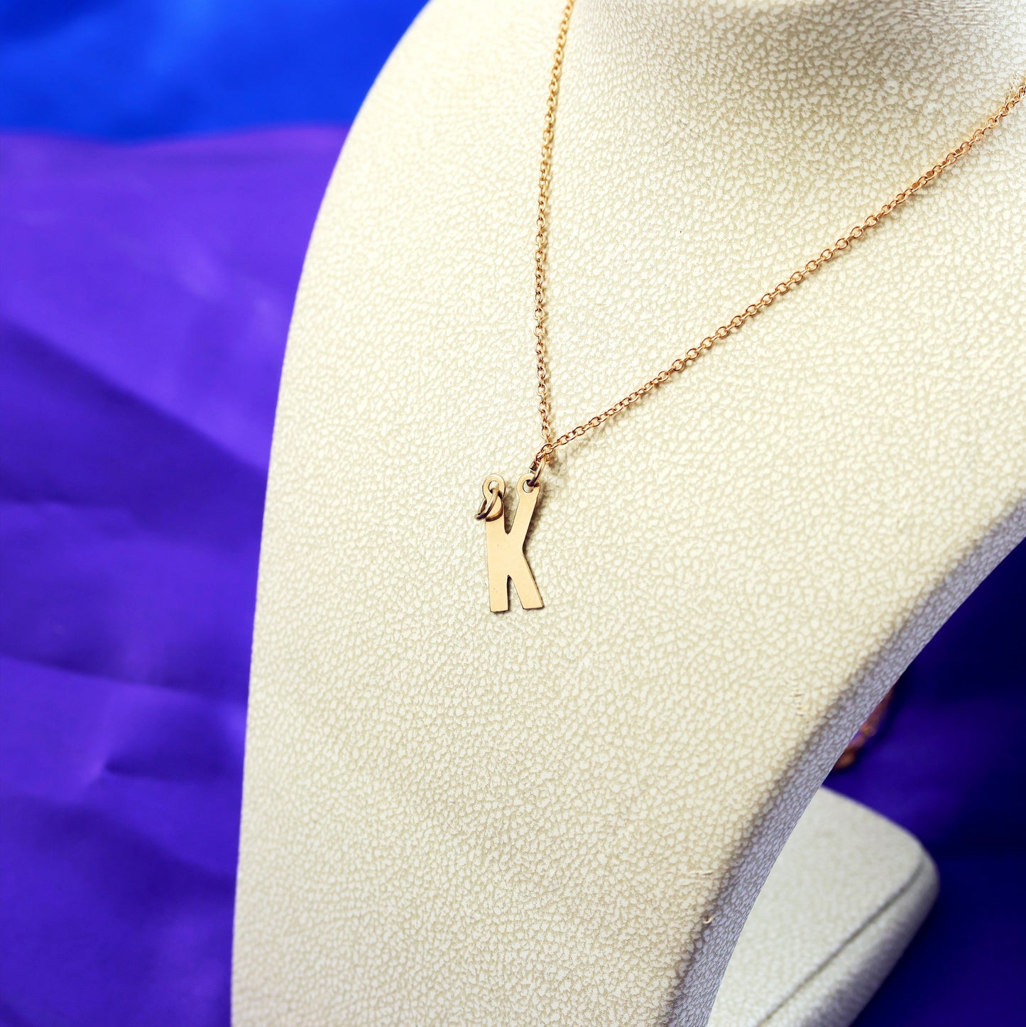 Date 1980 9ct Gold Initial 'K' Necklace