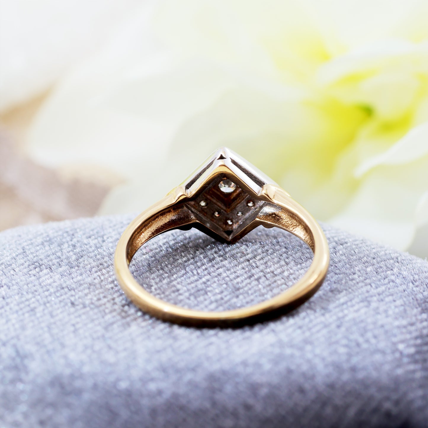 Pretty Vintage Diamond Cluster Ring