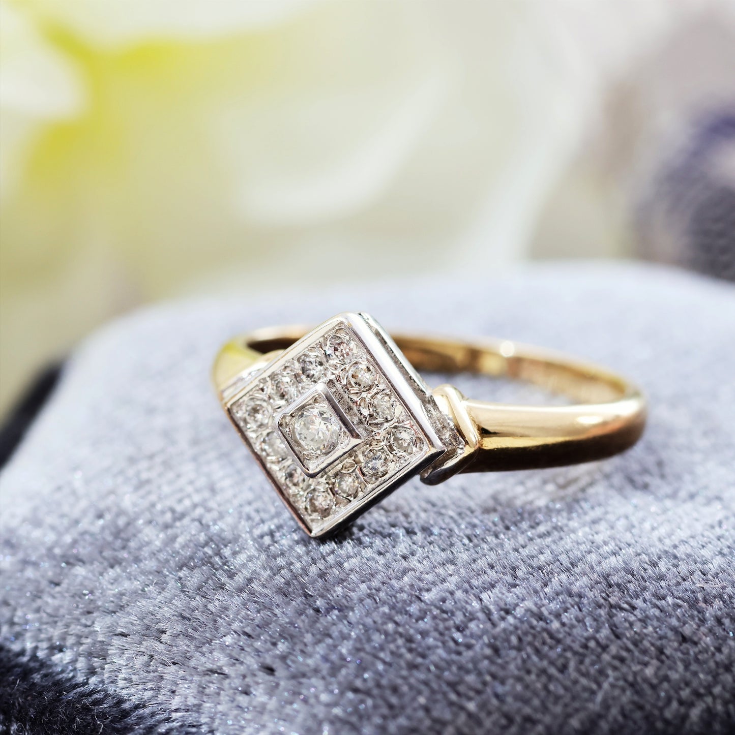 Pretty Vintage Diamond Cluster Ring