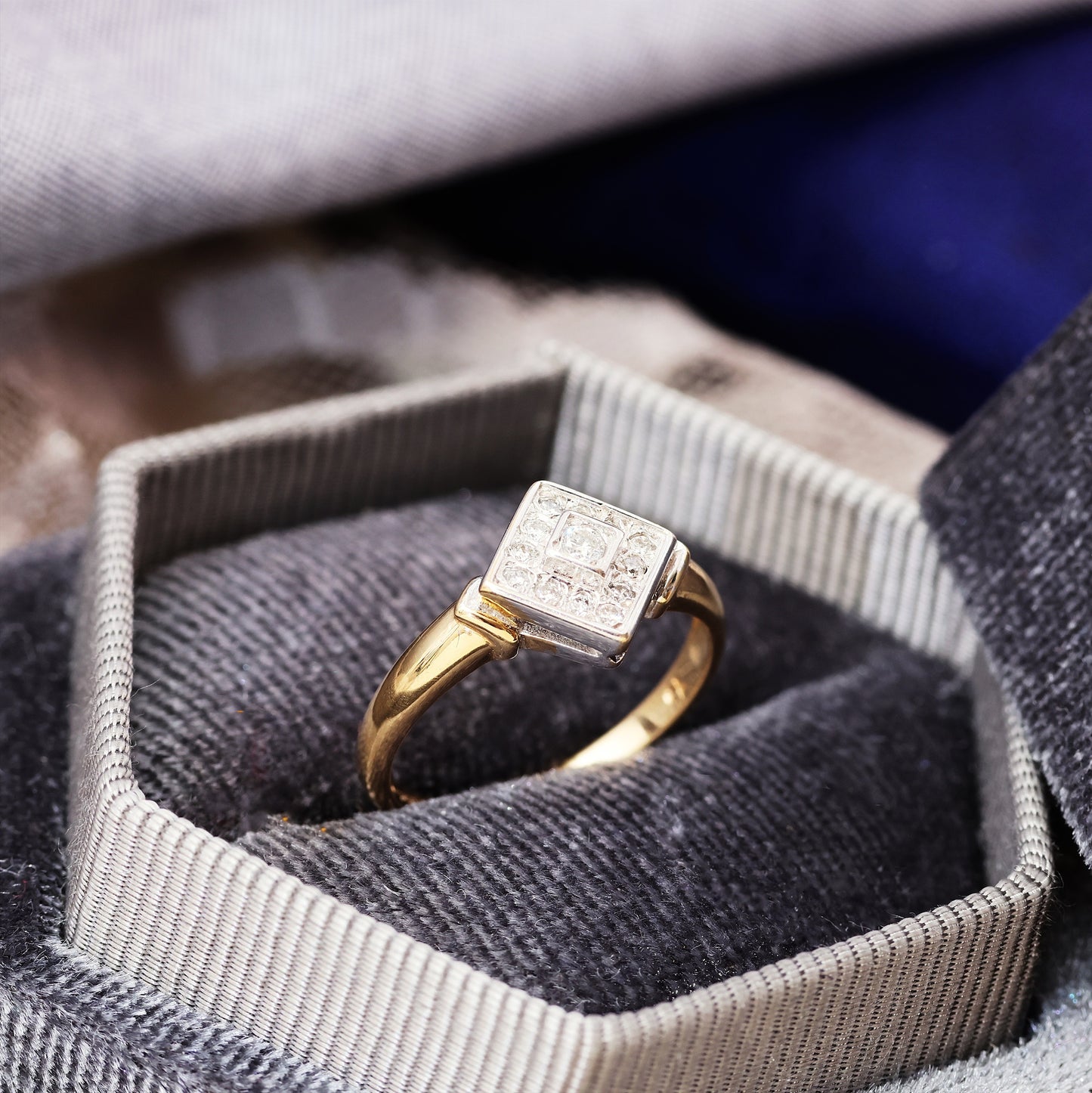 D131-VINTAGE-DIAMOND-CLUSTER-GOLD-ENGAGEMENT-RING-10