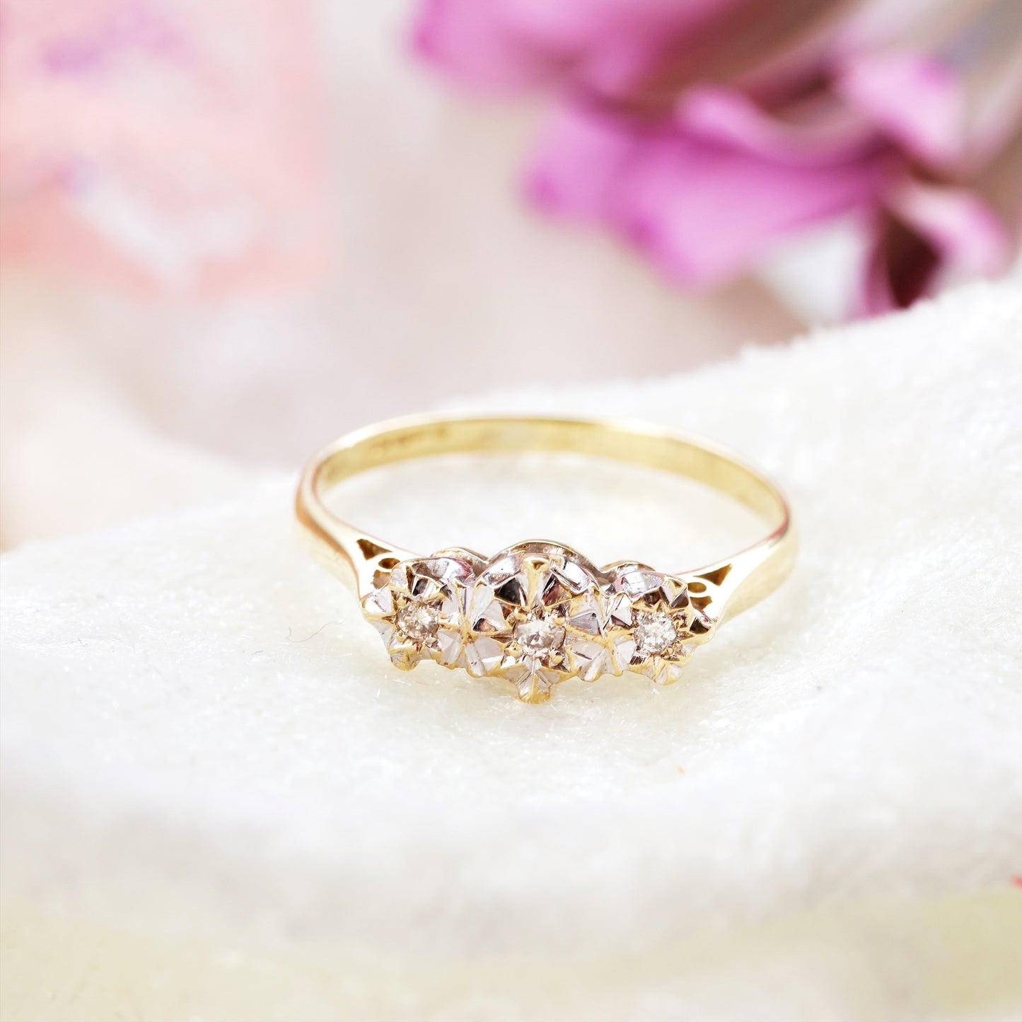 D133-VINTAGE-DIAMOND-ENGAGEMENT-TRILOGY-RING-GOLD-06