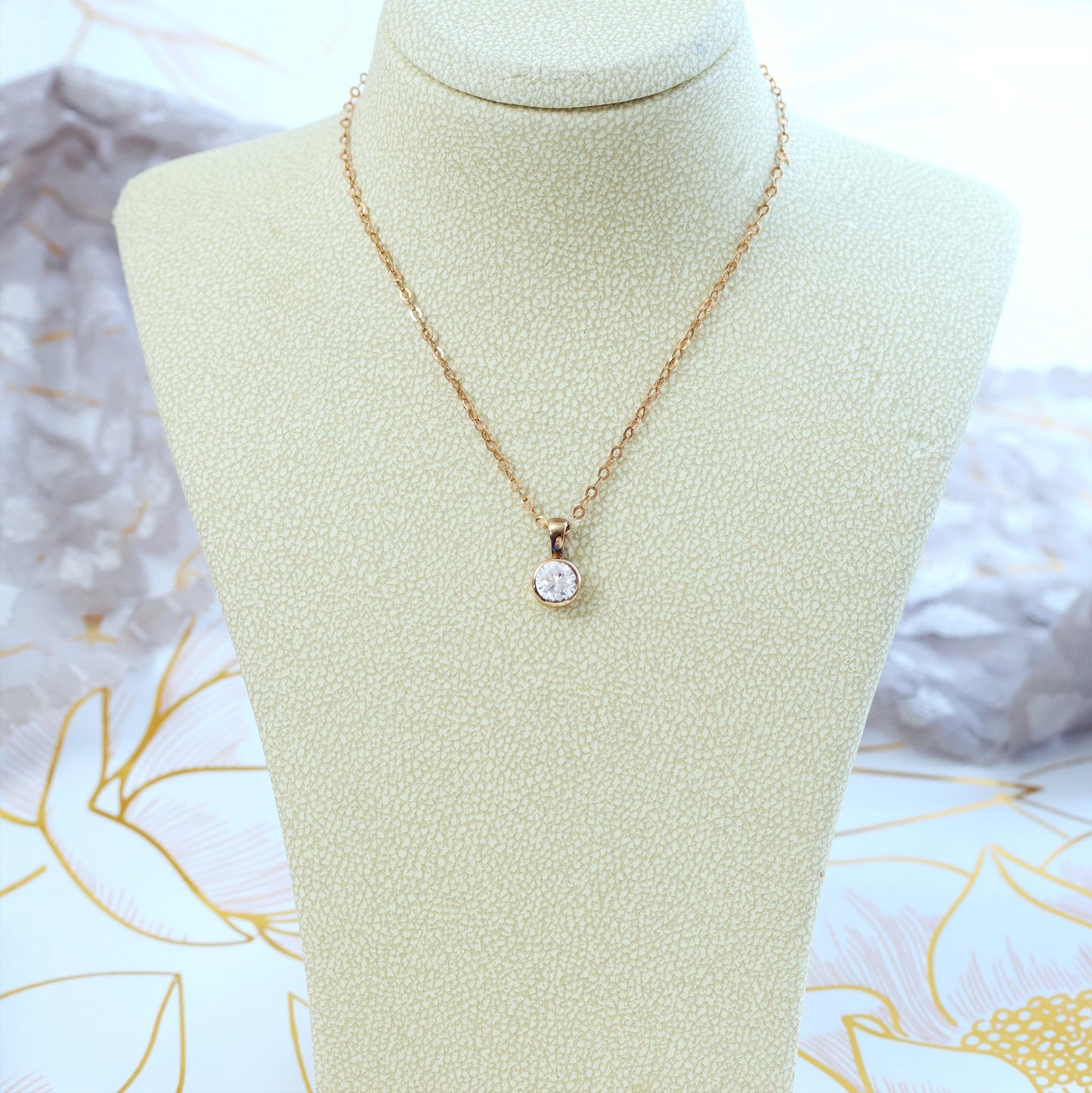 Classic 9ct Gold & Cubic Zirconia Solitaire Pendant Necklace