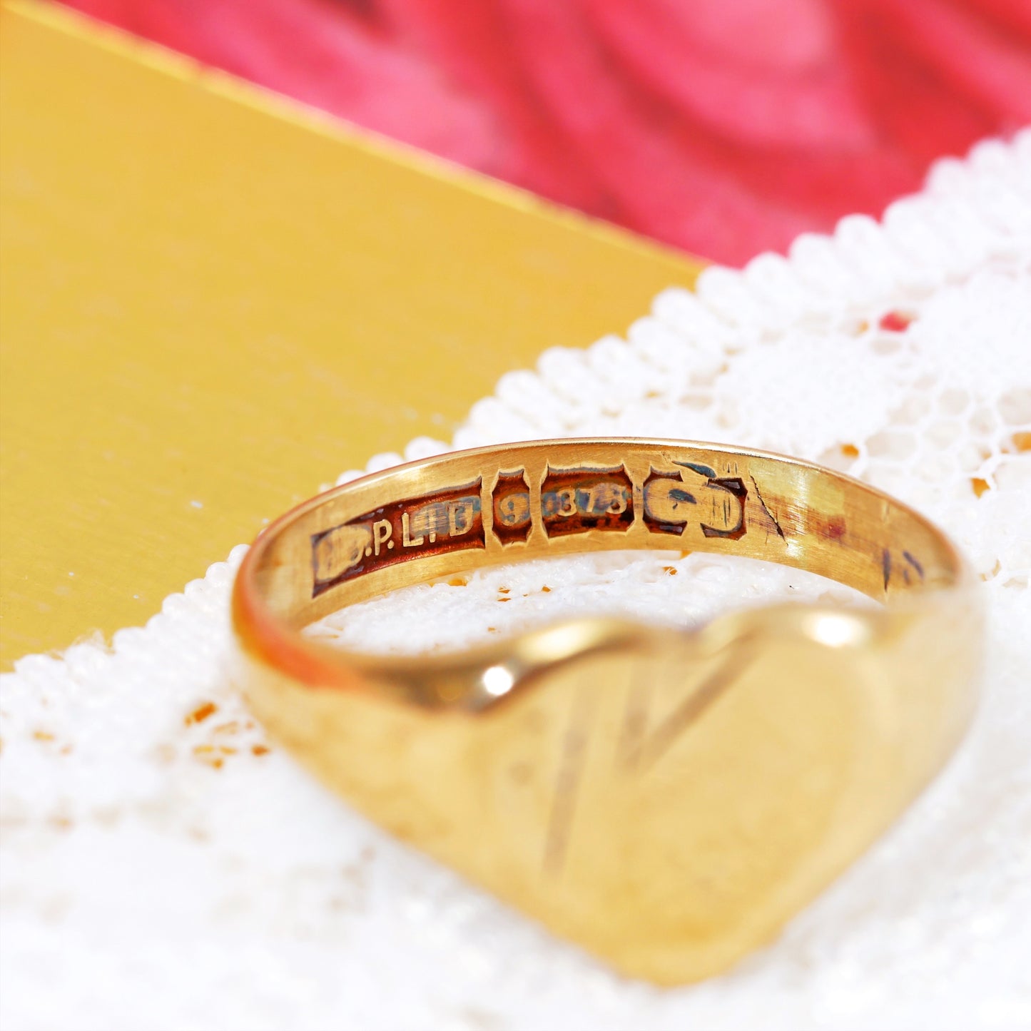 A Cute Vintage 9ct Gold Signet Ring