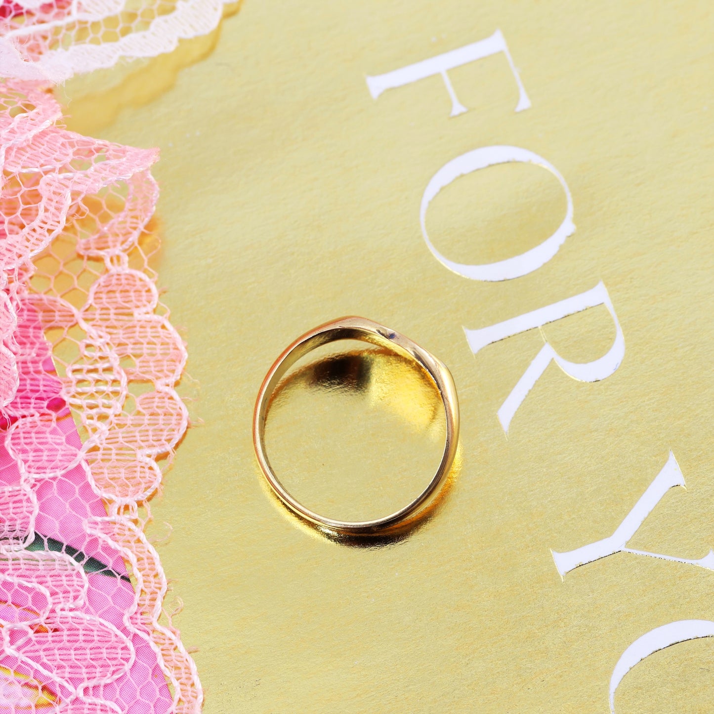 A Cute Vintage 9ct Gold Signet Ring
