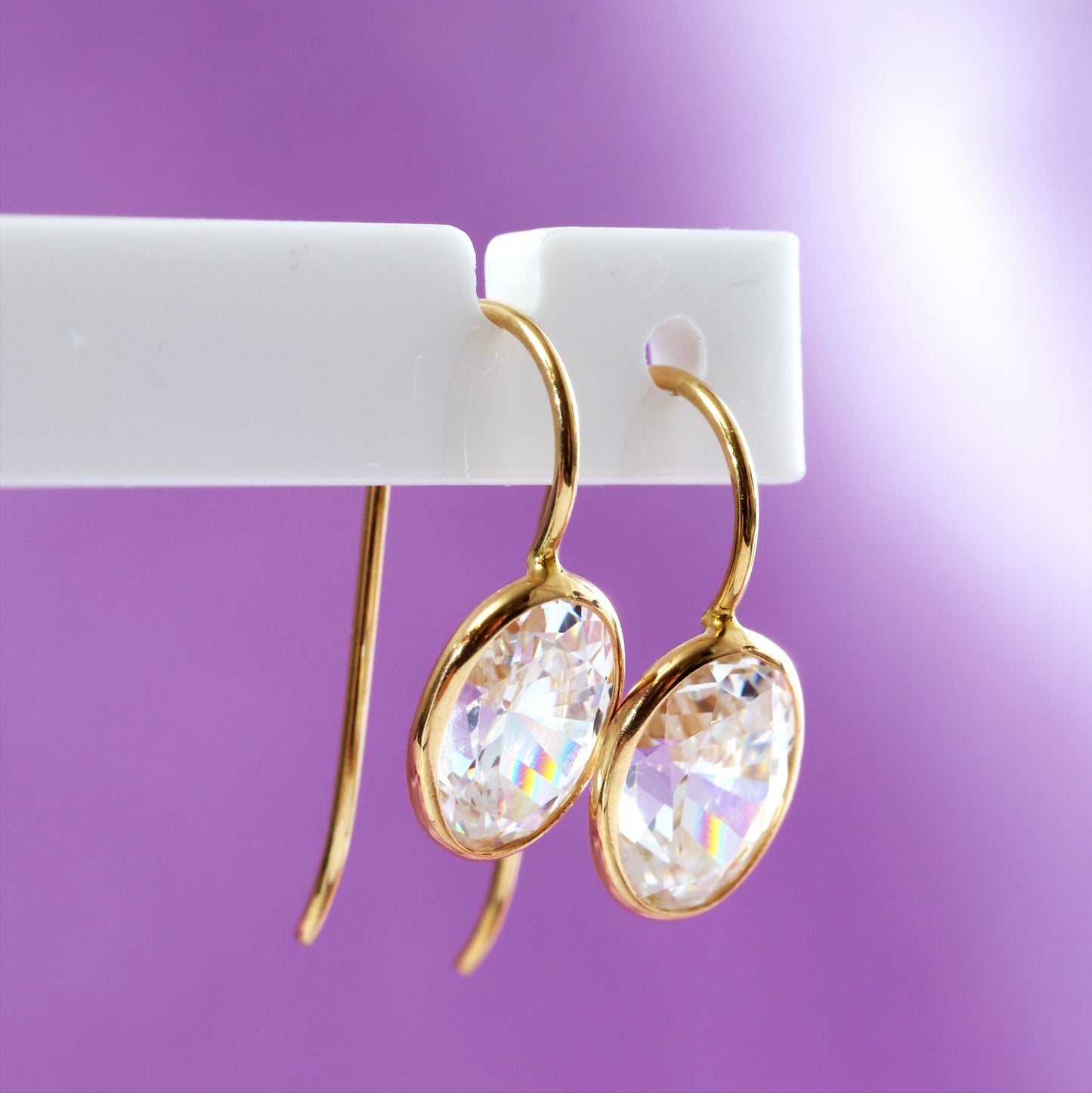 D138-VINTAGE-14CT-YELLOW-GOLD-CUBIC-ZIRCONIA-DROP-EARRINGS-OVAL-01