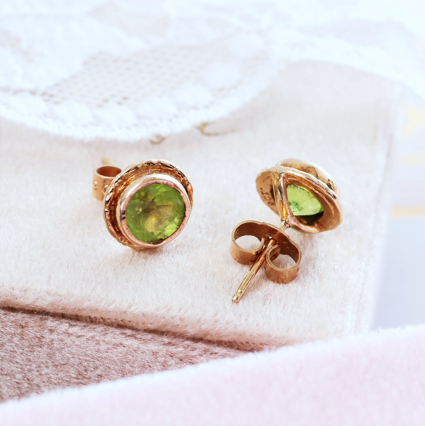 D139-GOLD-GREEN-PERIDOT-STUD-EARRINGS-VINTAGE-DESIGNER-STUDS