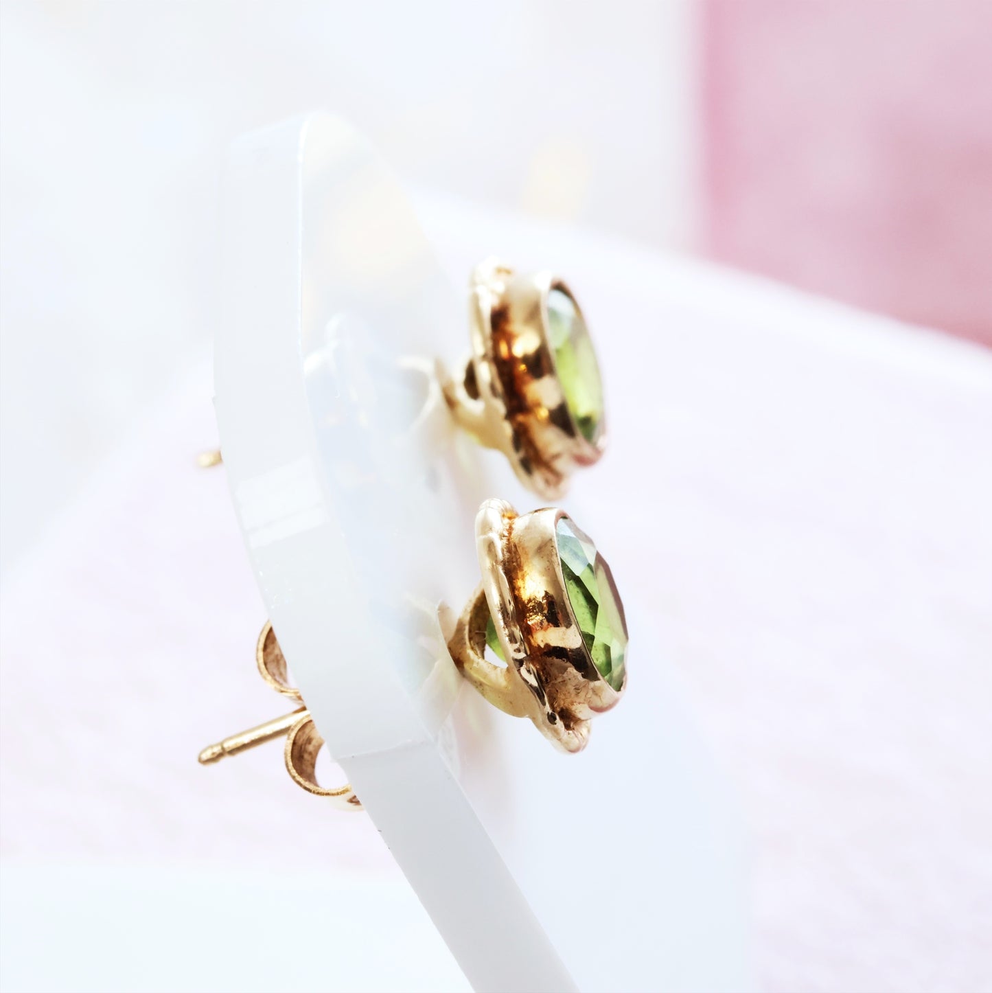 Vintage Zingy Peridot & 9ct Gold Stud Earrings