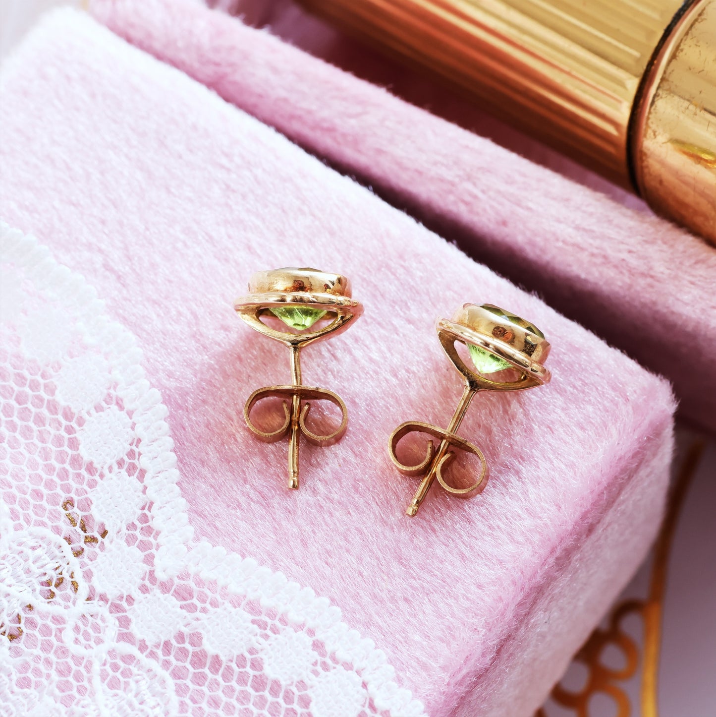 Vintage Zingy Peridot & 9ct Gold Stud Earrings