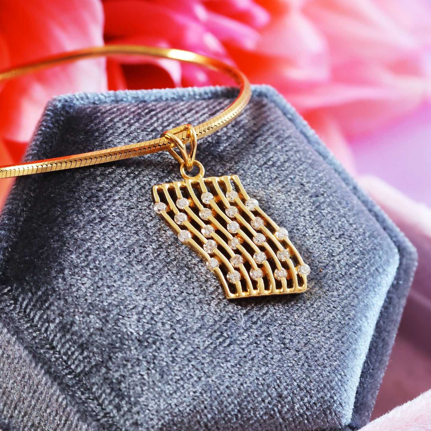 1970's Vintage 18ct Gold Half Carat Diamond Pendant