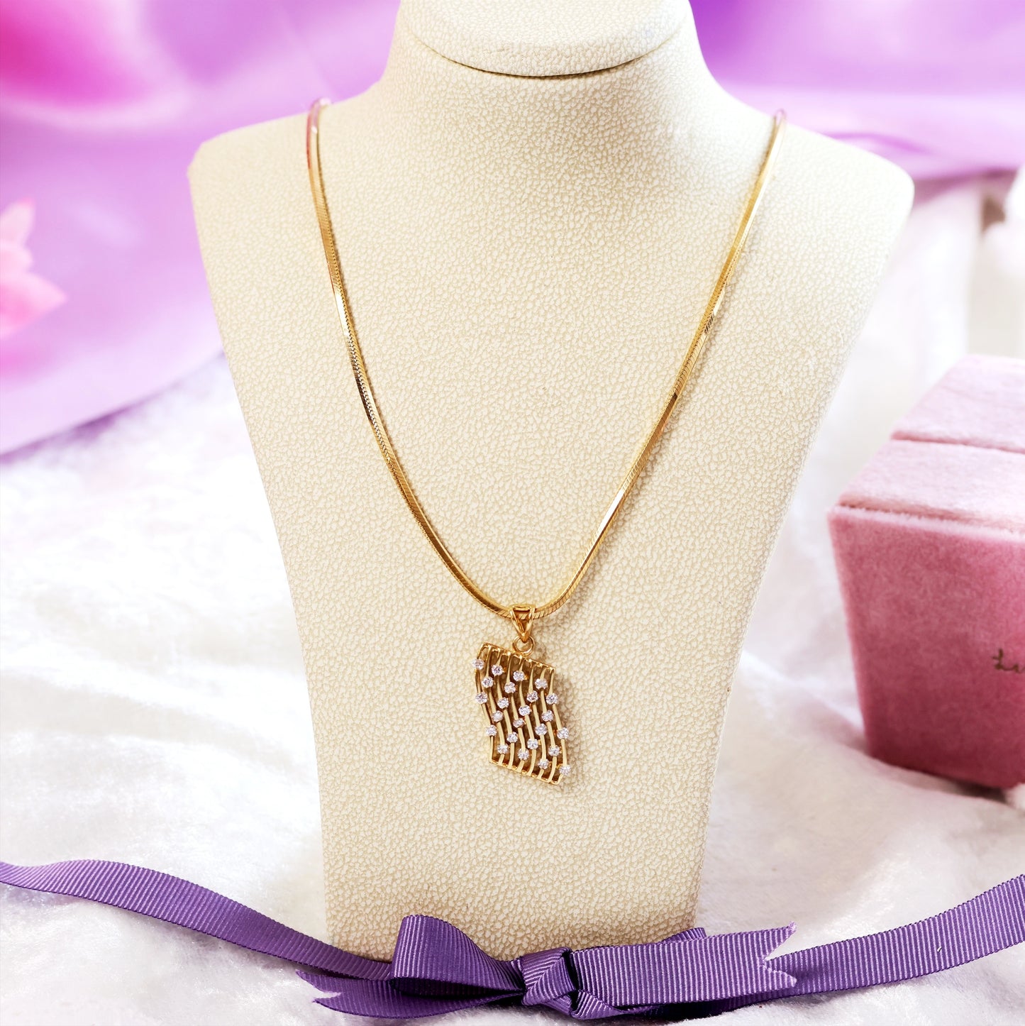 1970's Vintage 18ct Gold Half Carat Diamond Pendant
