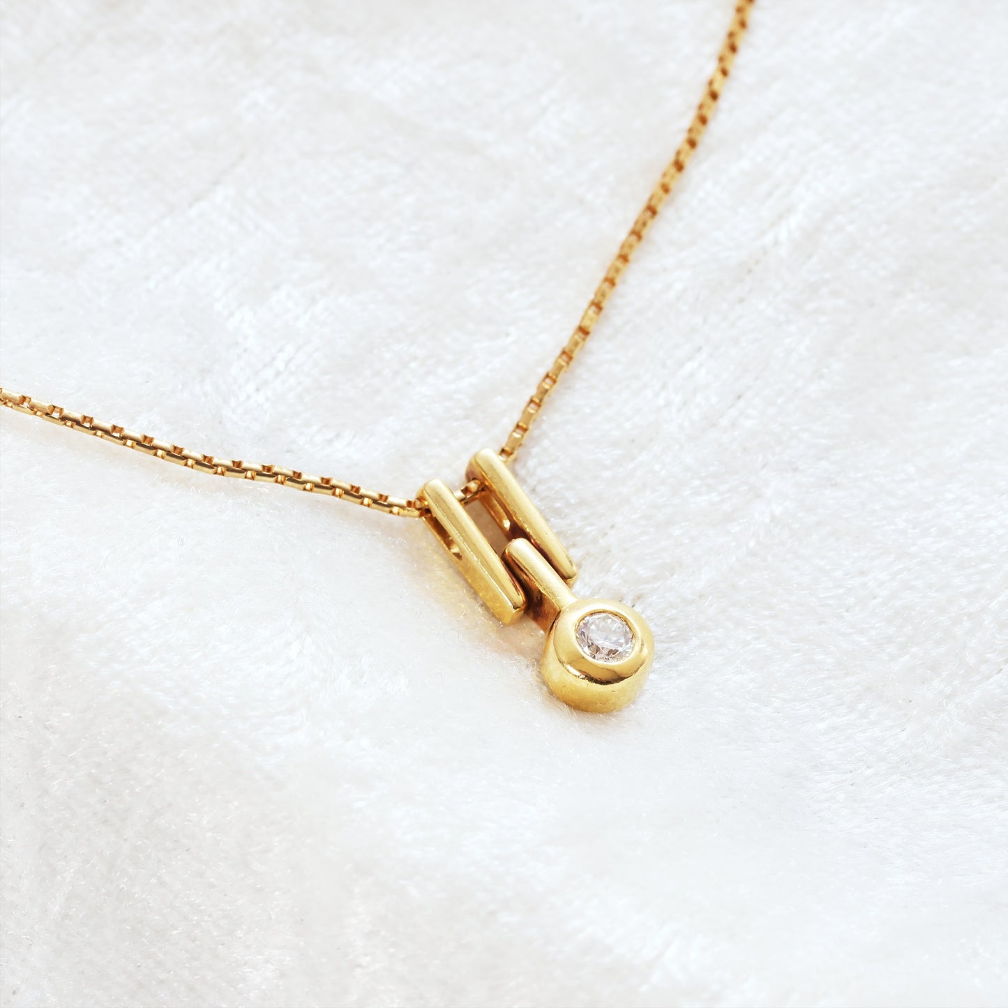 Retro Sexy Vintage 1970's Diamond Pendant & Snake Chain