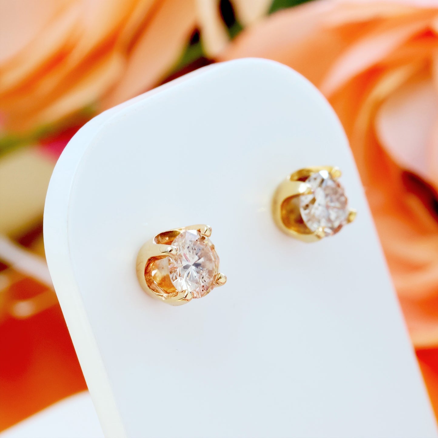Sophisticated One Carat Diamond Stud Earrings