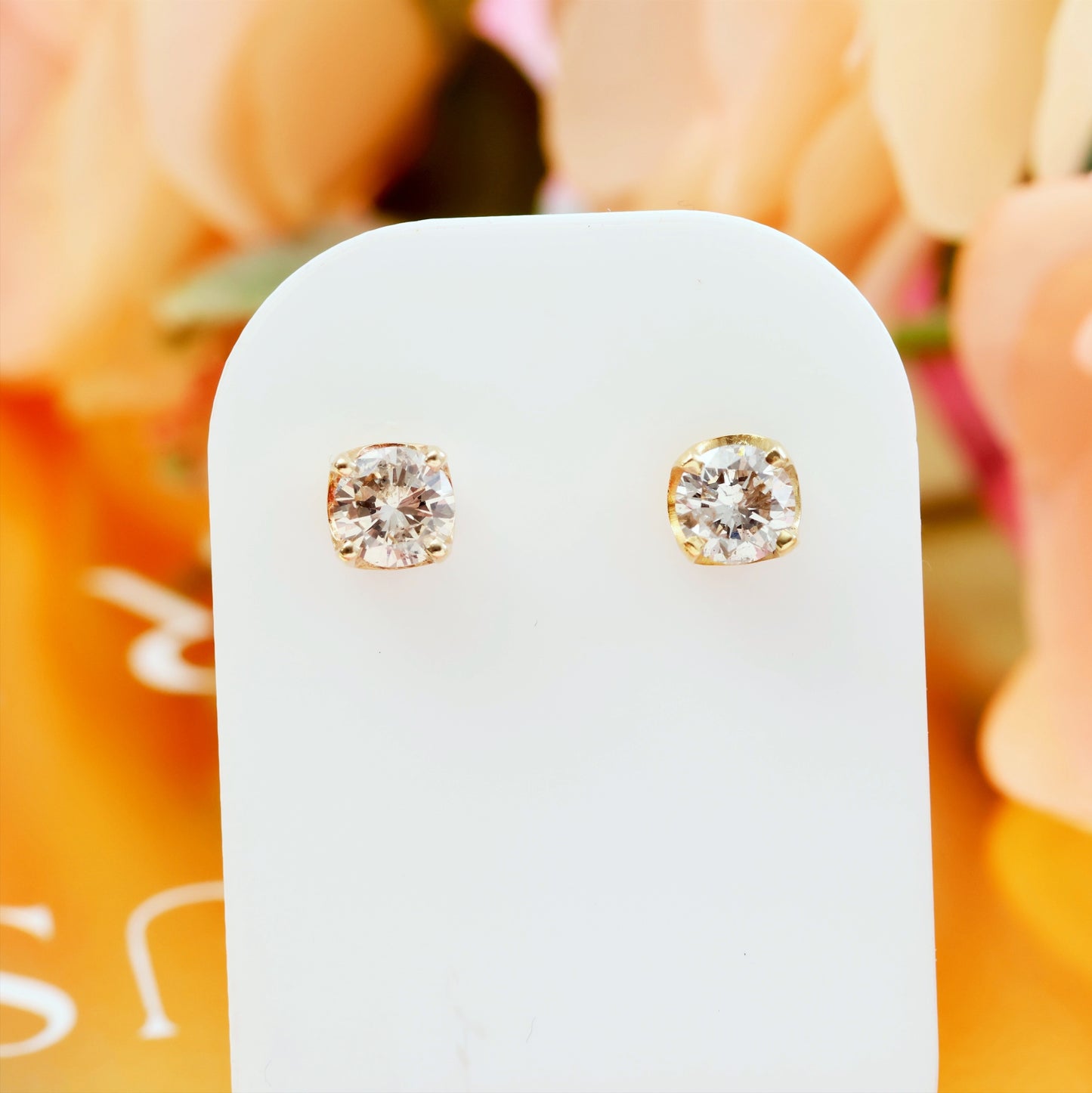 Sophisticated One Carat Diamond Stud Earrings