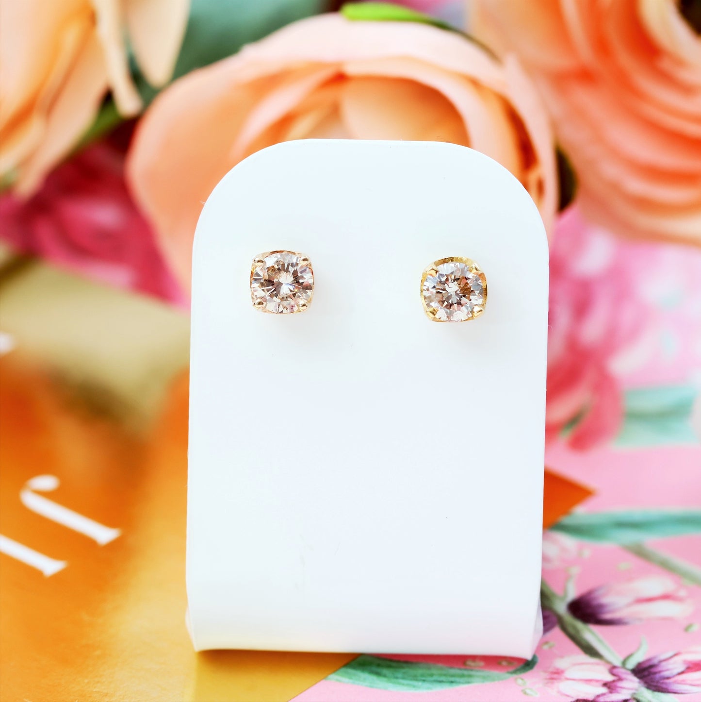 Sophisticated One Carat Diamond Stud Earrings