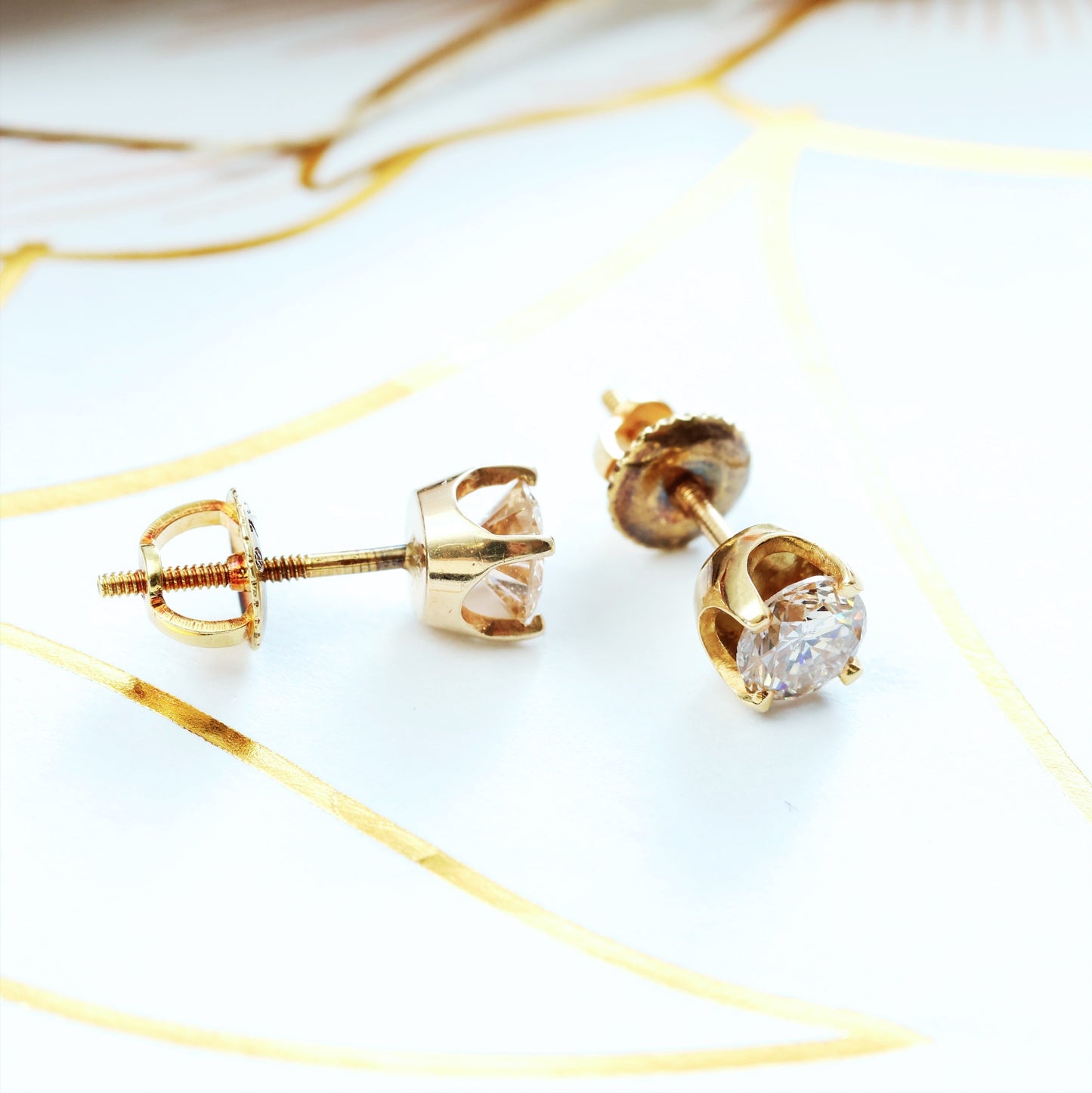 Sophisticated One Carat Diamond Stud Earrings