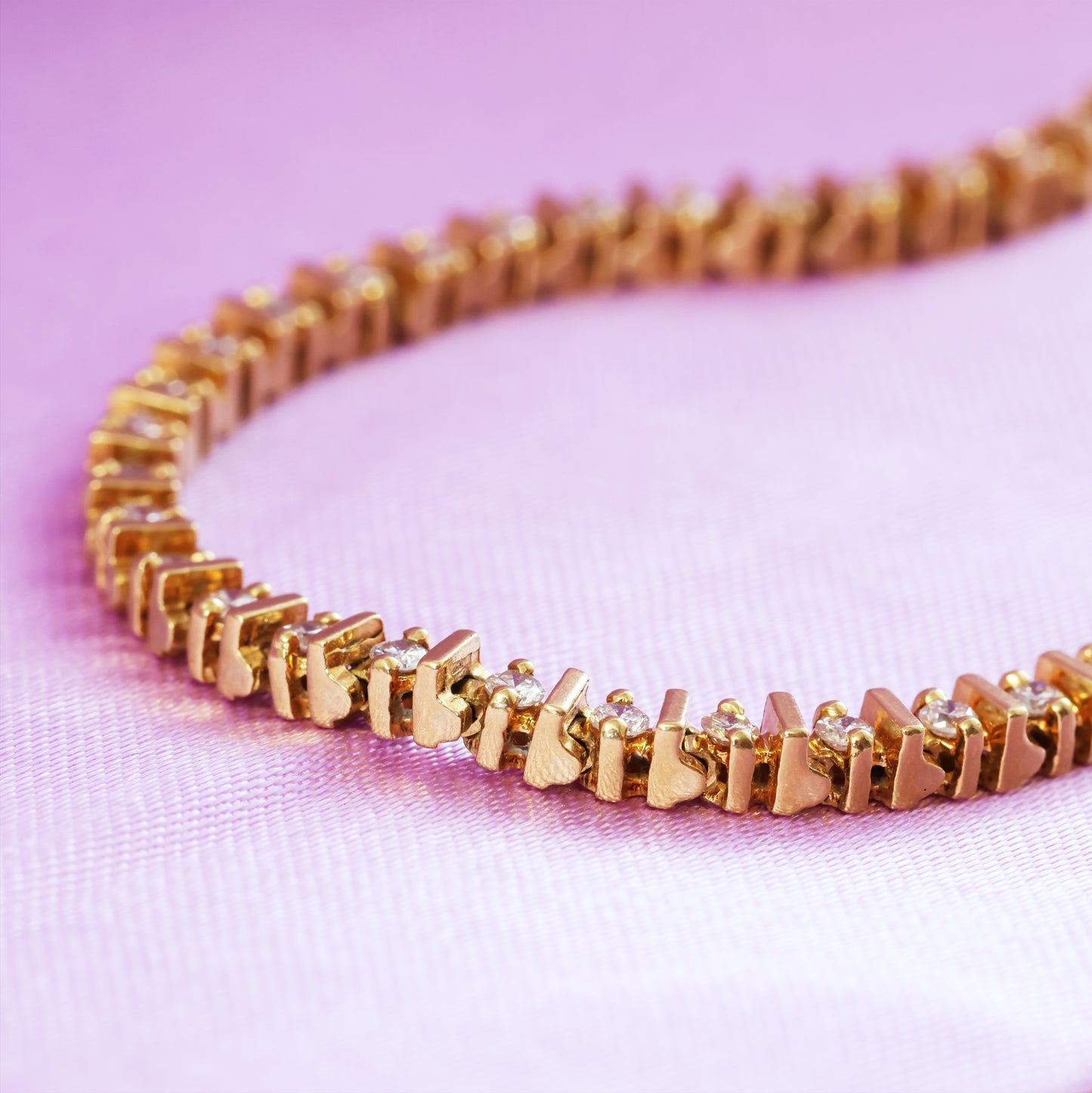 Vintage Chic 18ct Gold & Diamond Line Bracelet