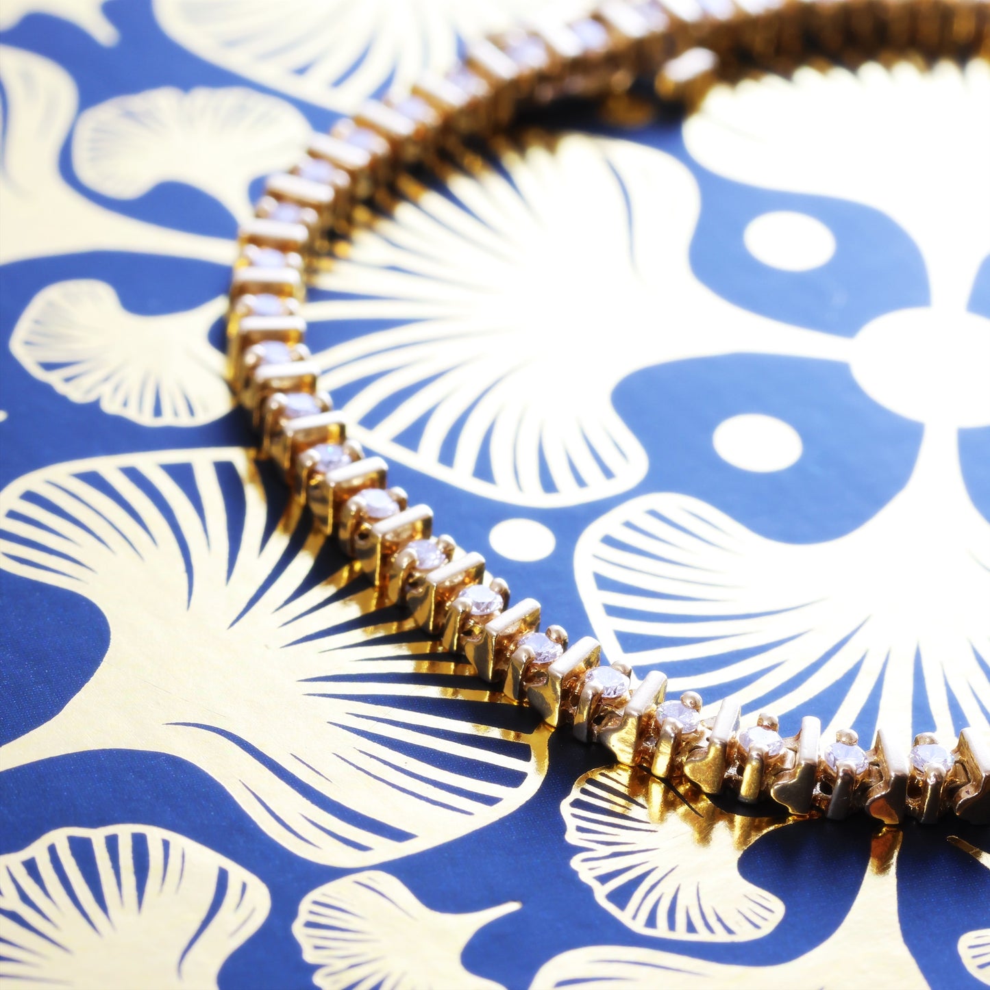 Vintage Chic 18ct Gold & Diamond Line Bracelet