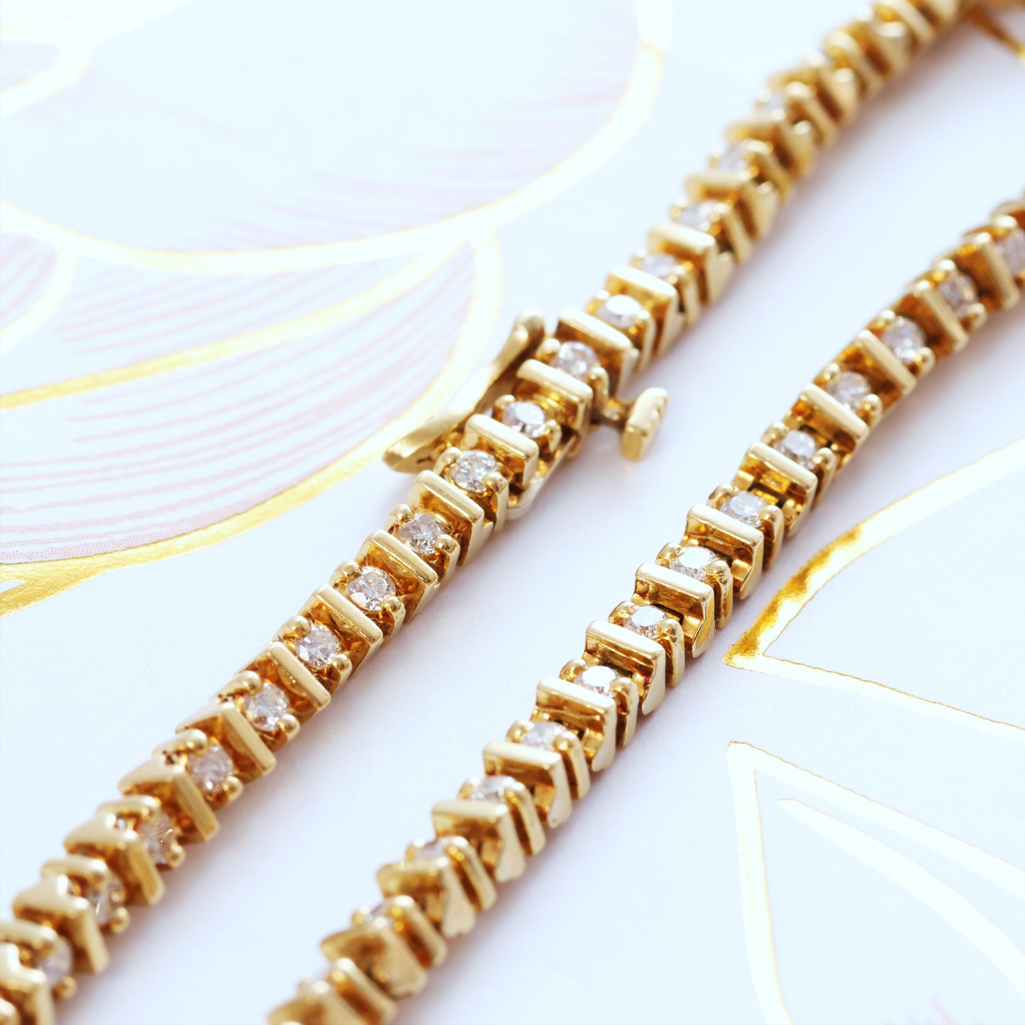 Vintage Chic 18ct Gold & Diamond Line Bracelet
