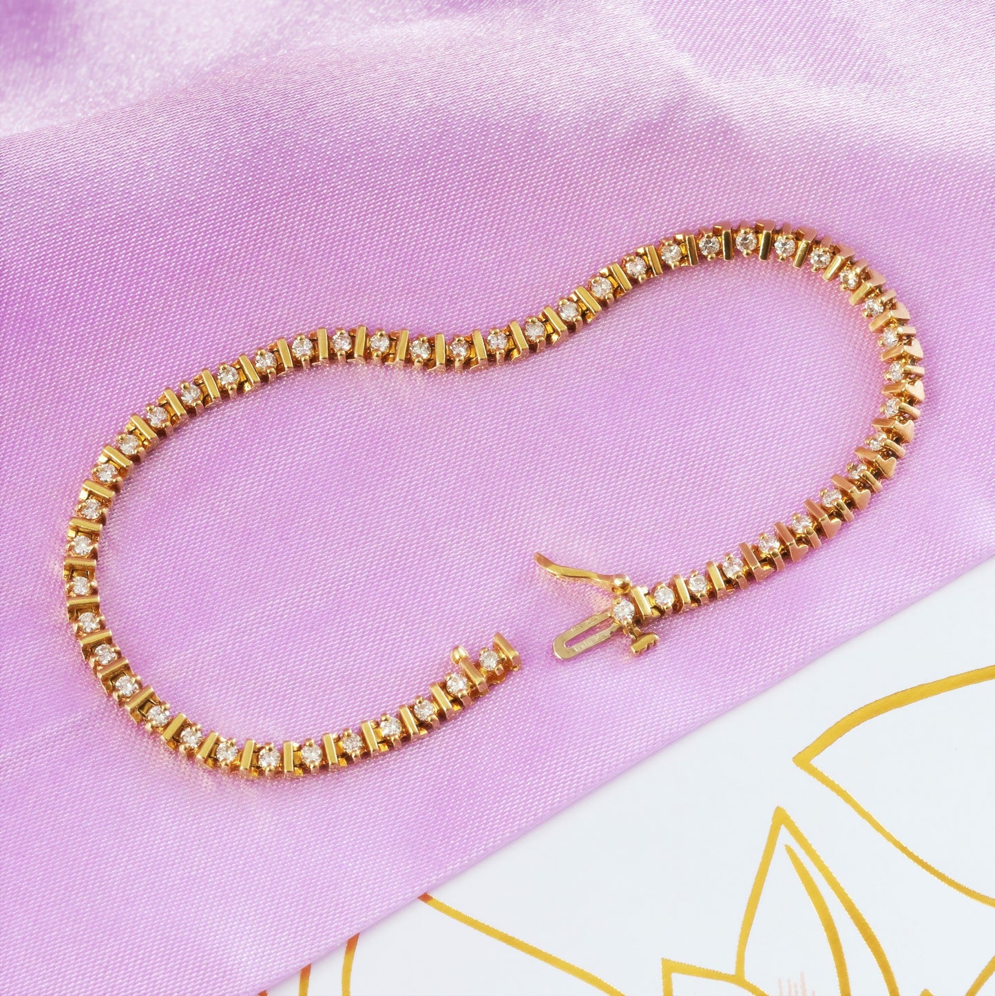 Vintage Chic 18ct Gold & Diamond Line Bracelet