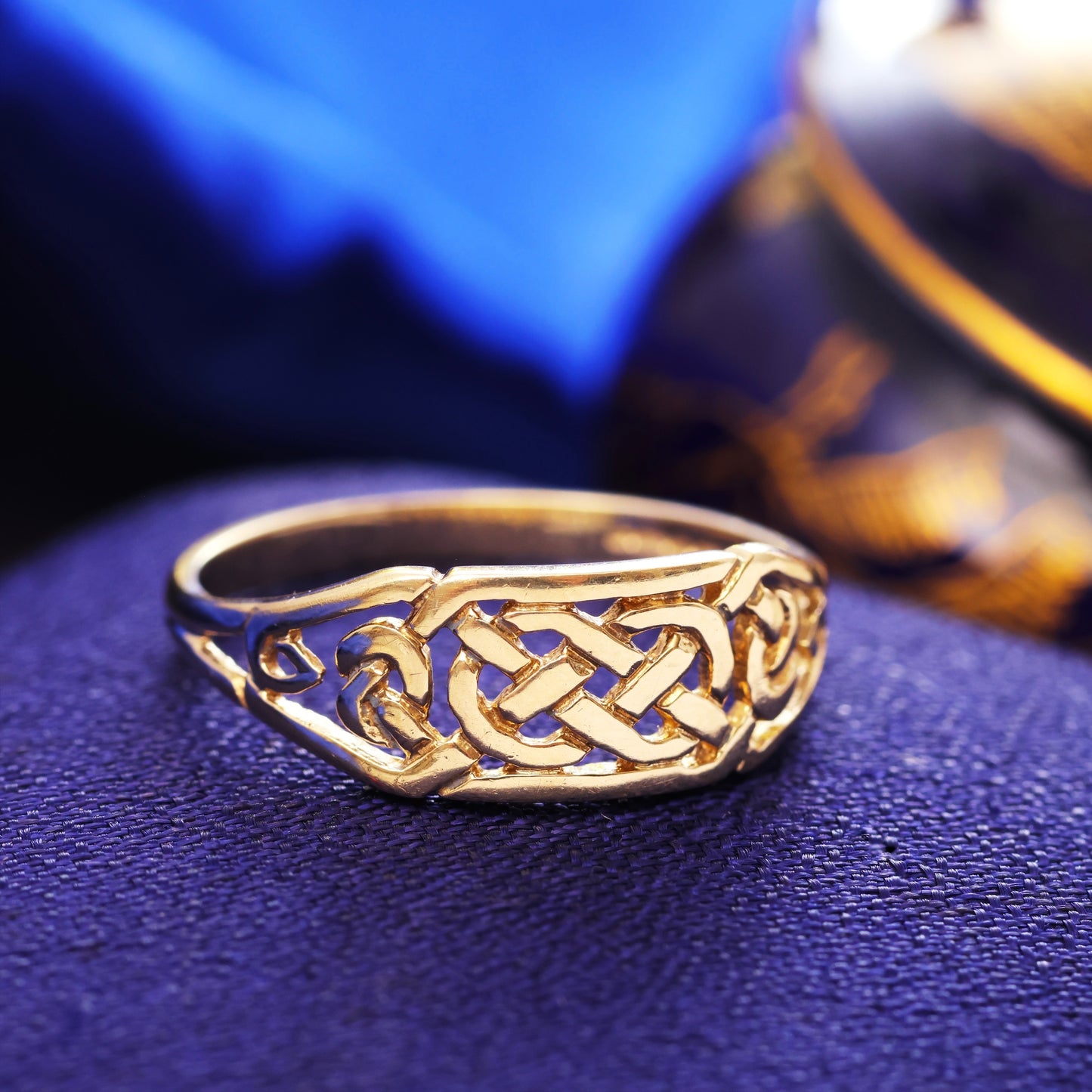 Vintage 9ct Gold Celtic Knot Ring