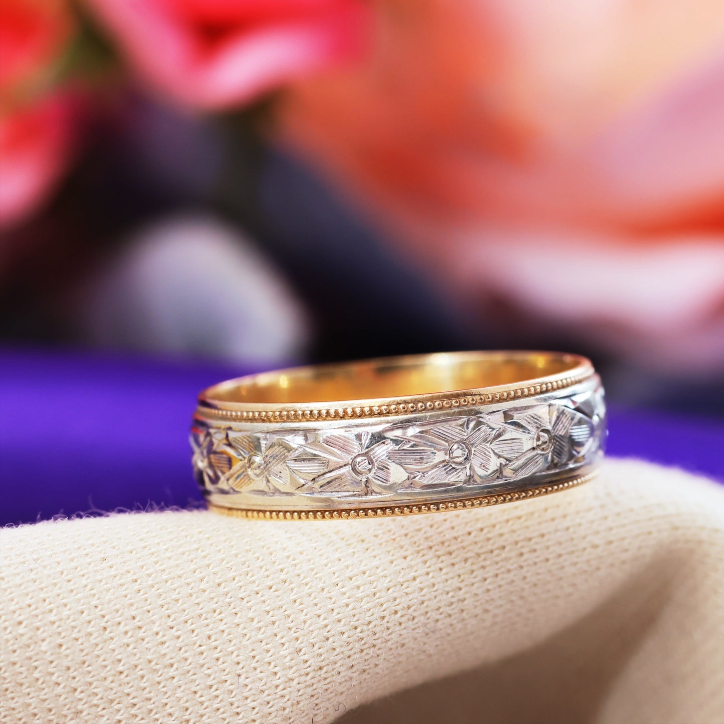 D150-VINTAGE-YELLOW-GOLD-WHITE-GOLD-PATTERNED-WEDDING-BAND-RING