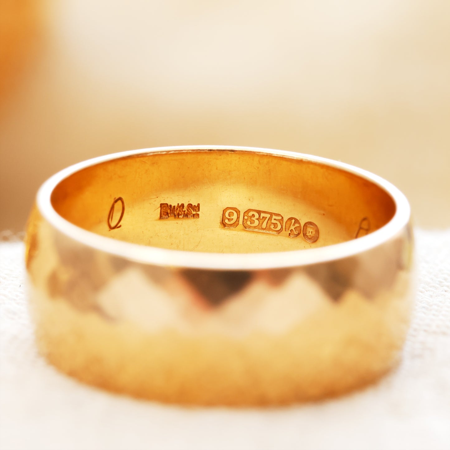 Date 1965 Faceted 9ct Gold Band Wedding Ring