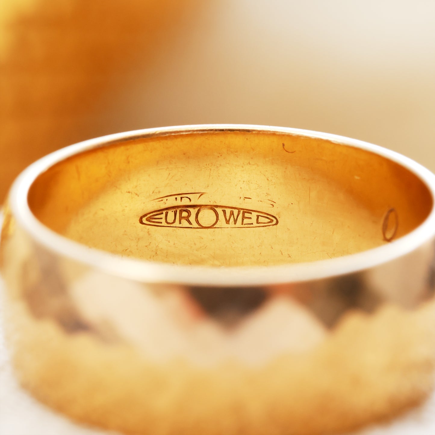 Date 1965 Faceted 9ct Gold Band Wedding Ring