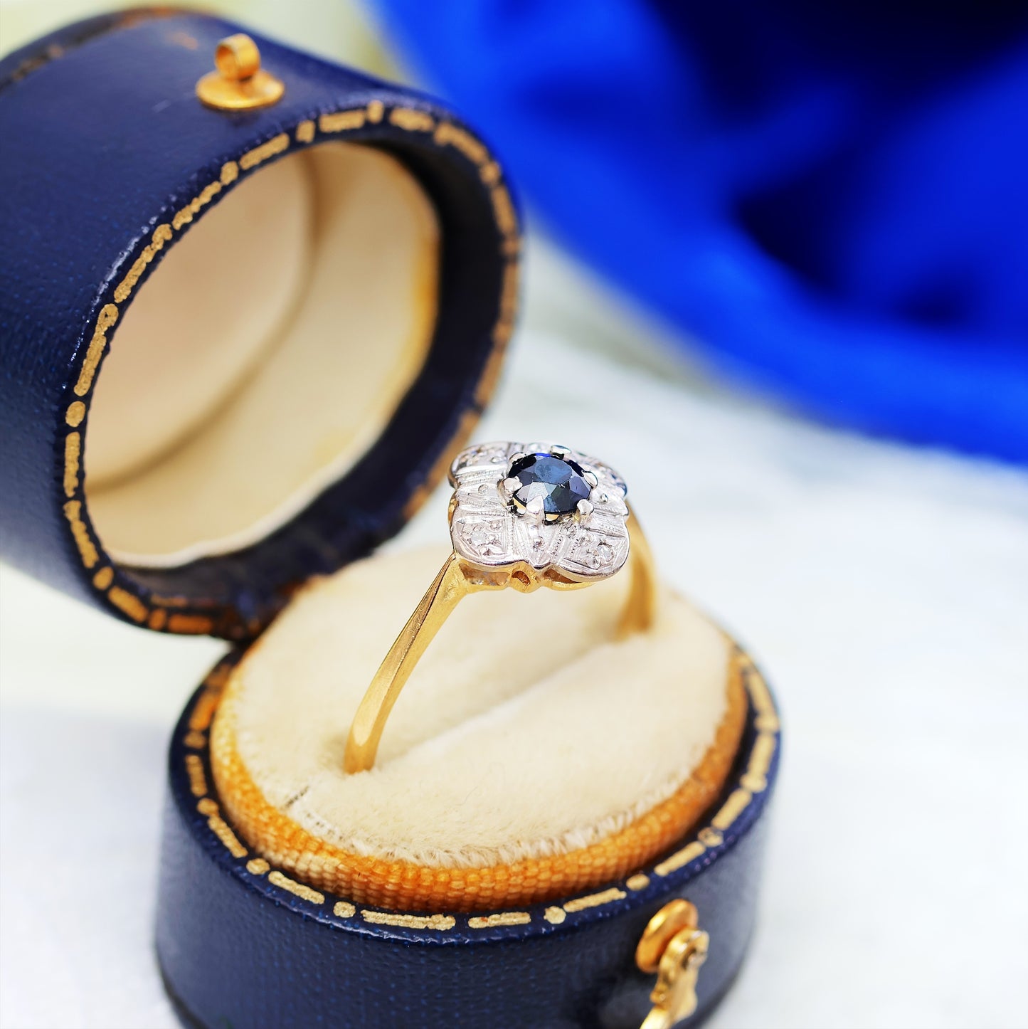D155-VINTAGE-ART-DECO-DIAMOND-SAPPHIRE-CLUSTER-GOLD-RING-05