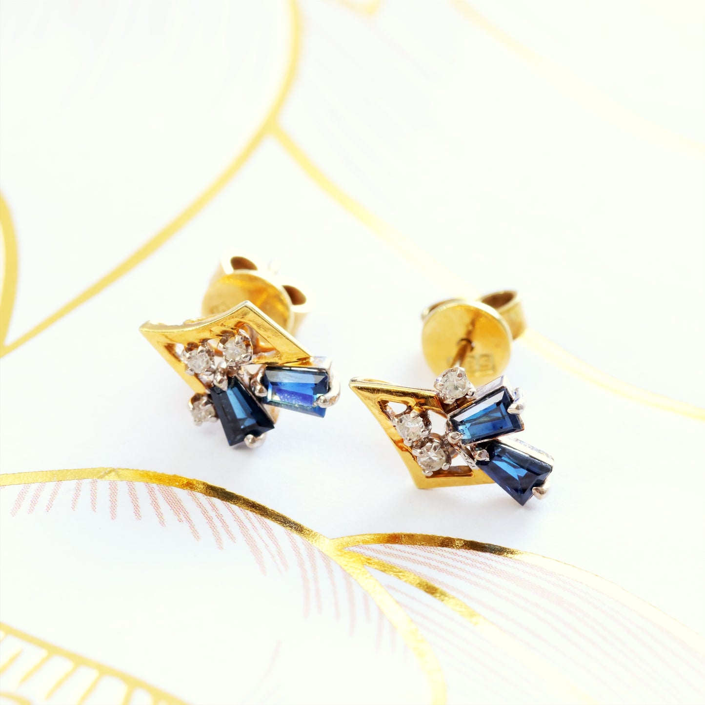 D159-VINTAGE-RETRO-SAPPHIRE-DIAMOND-EARRINGS-ASYMMETRIC-FASHON-14CT-YELLOW-GOLD-MIDNIGHT-BLUE-STUD-EARRING-01