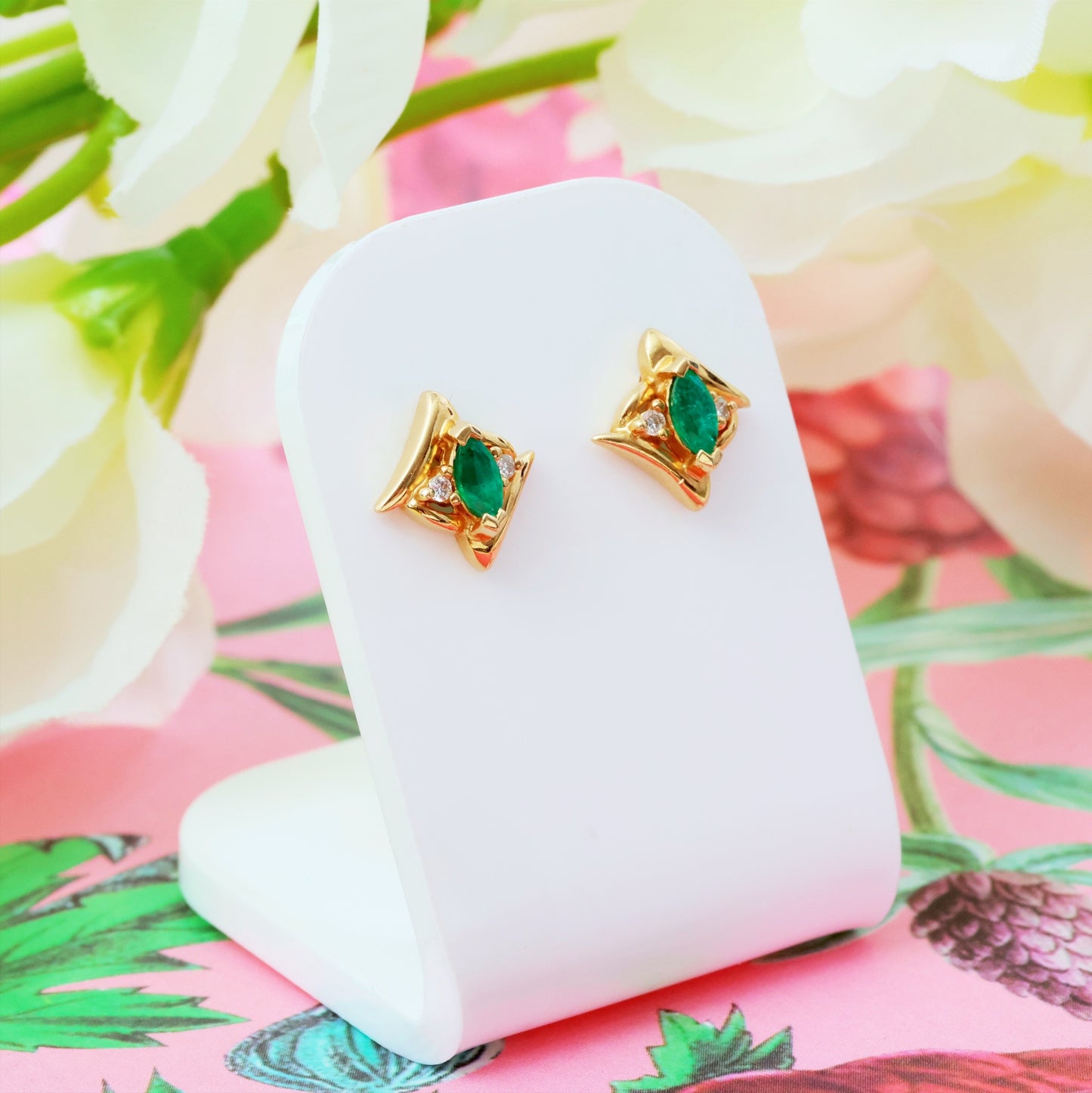 D160-VINTAGE-ITALIAN-EMERALD-DIAMOND-STUD-EARRINGS-14CT-YELLOW-GOLD-EARRING-MARQUISE-STYLE-01