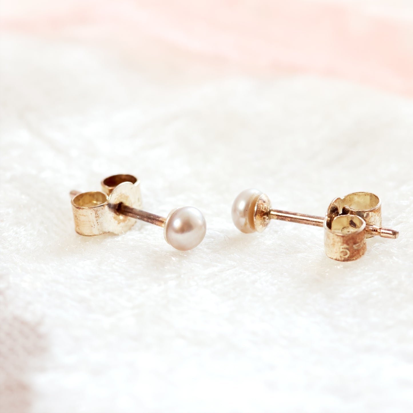 Tiny Vintage Silver/Grey Freshwater Pearl Stud Earrings