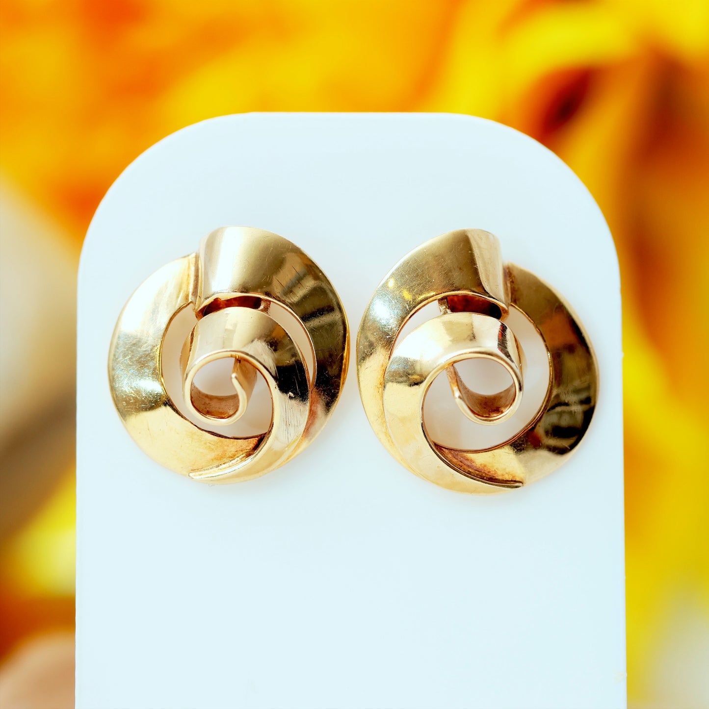 Vintage Date 1972 9ct Swirl Earrings