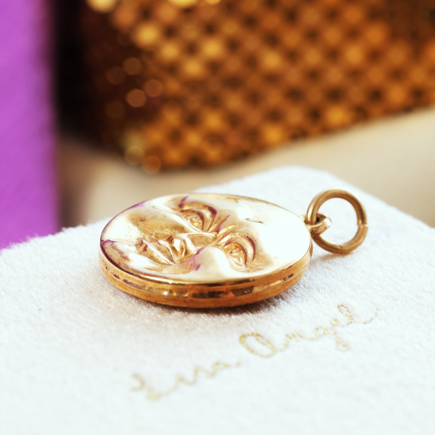 Vintage 1970's 9ct Gold Moon Face Pendant