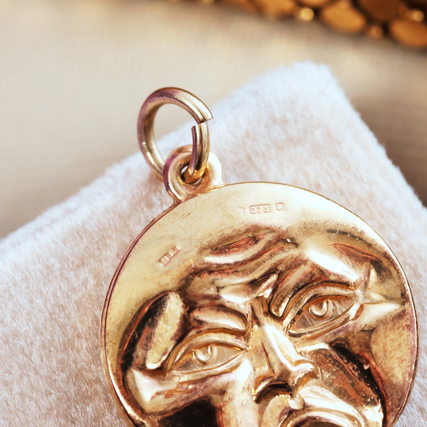 Vintage 1970's 9ct Gold Moon Face Pendant