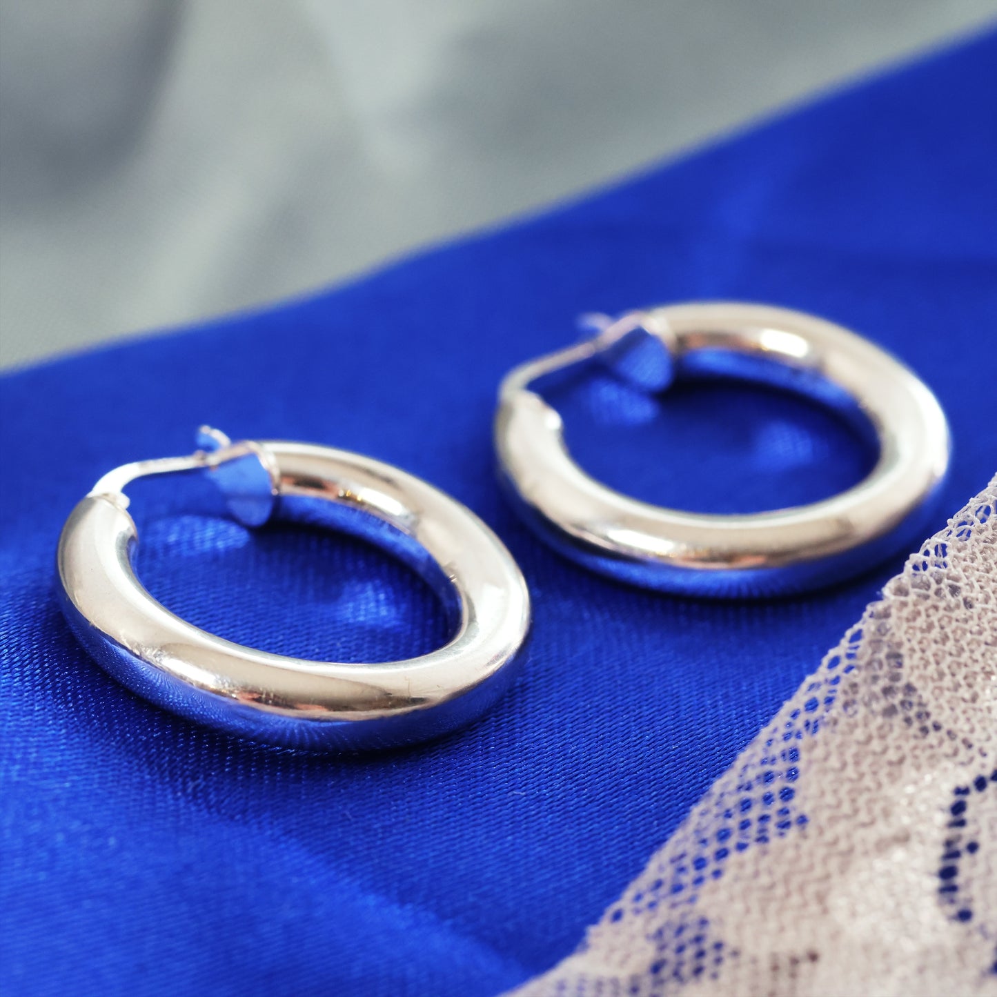 Vintage Chunky White Gold Hoop Earrings