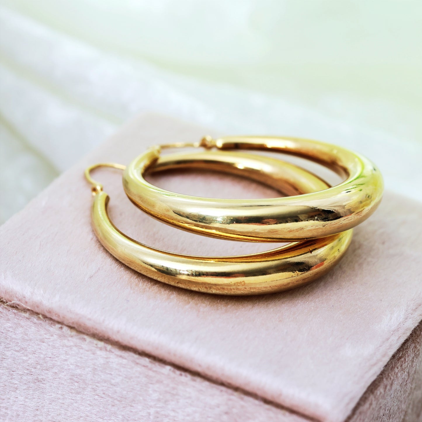 D188-VINTAGE-CRESCENT-SHAPED-BIG-LARGE-9CT-GOLD-HOOP-EARRINGS-BEAUTIFUL-YELLOW-GOLD-HOOPS